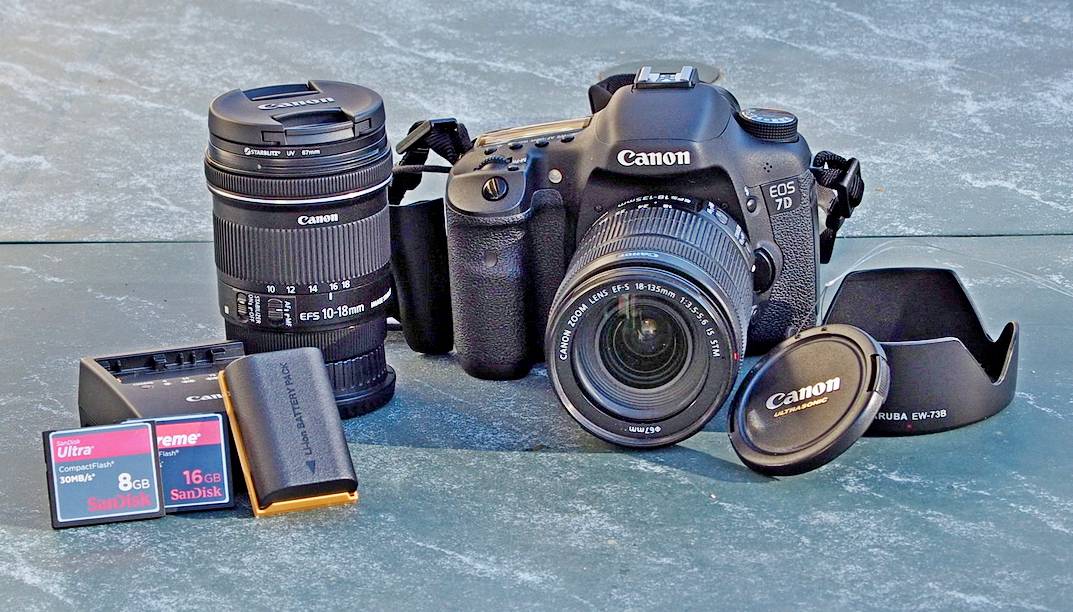 Vends appareil reflex numérique expert Canon 7D + objectifs