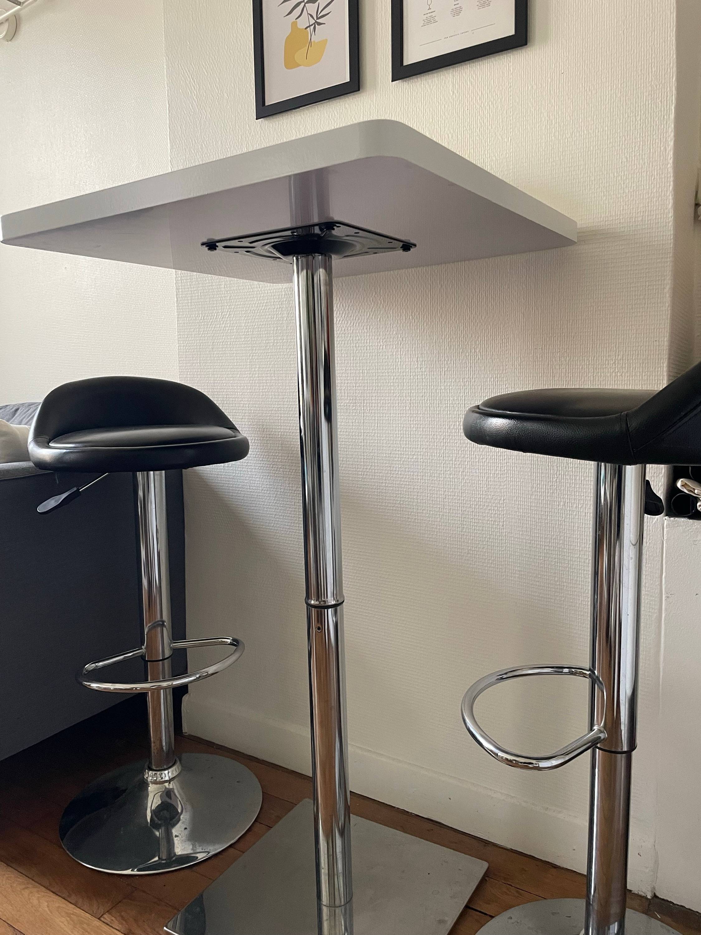 Vends table haute et chaises