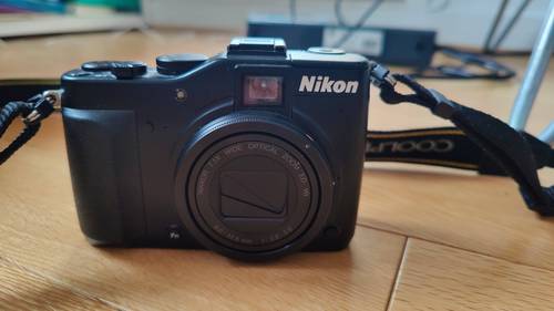 Vends appareil photo Nikon Coolpix P7000 en excellent état