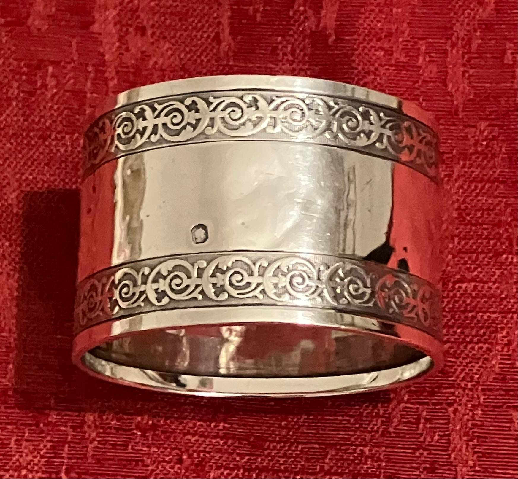 Vends beau rond de serviette en argent massif d’époque fin XIXÈME