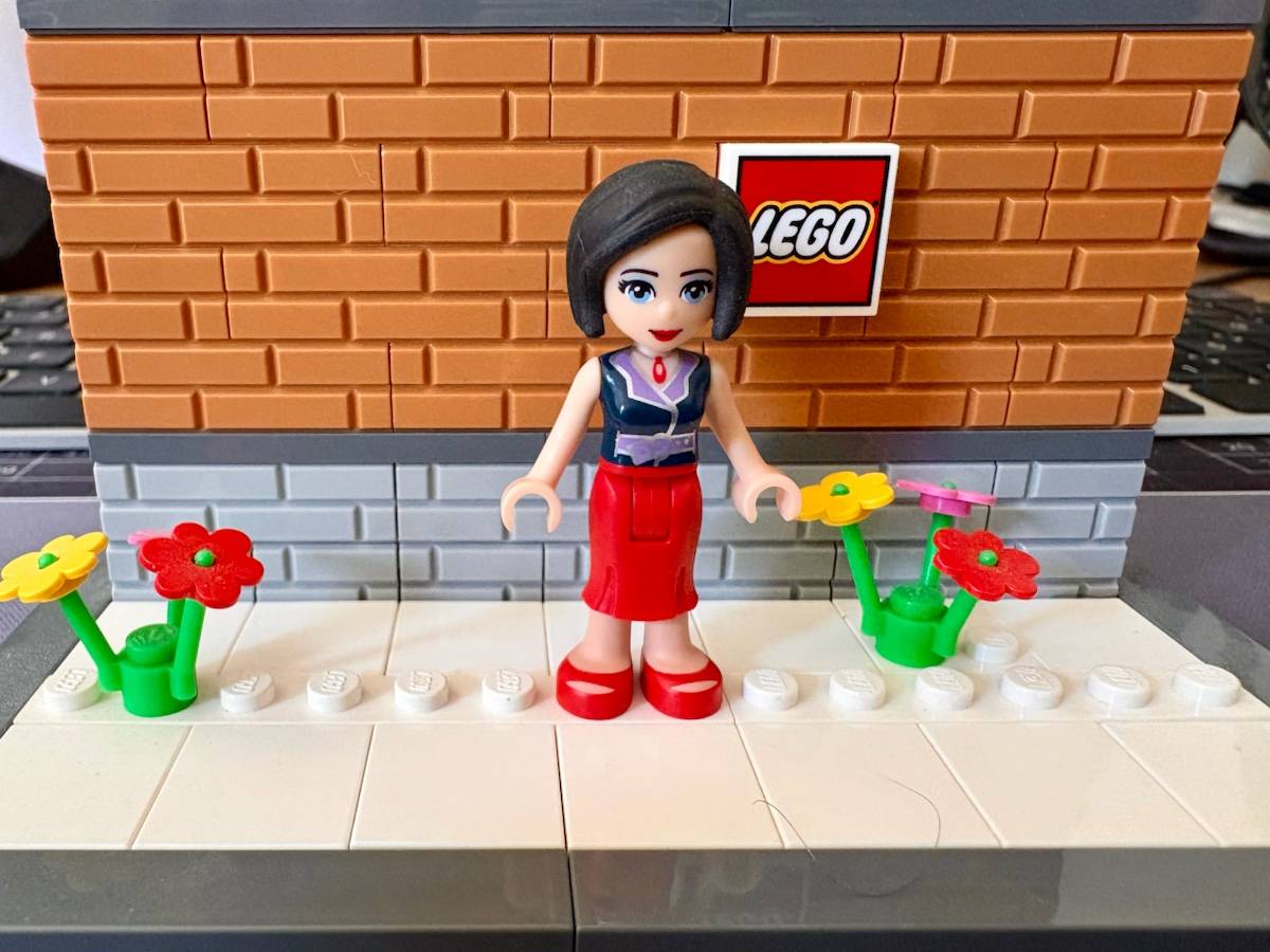 Vends figurine Lego Friends Anna (frnd0018)