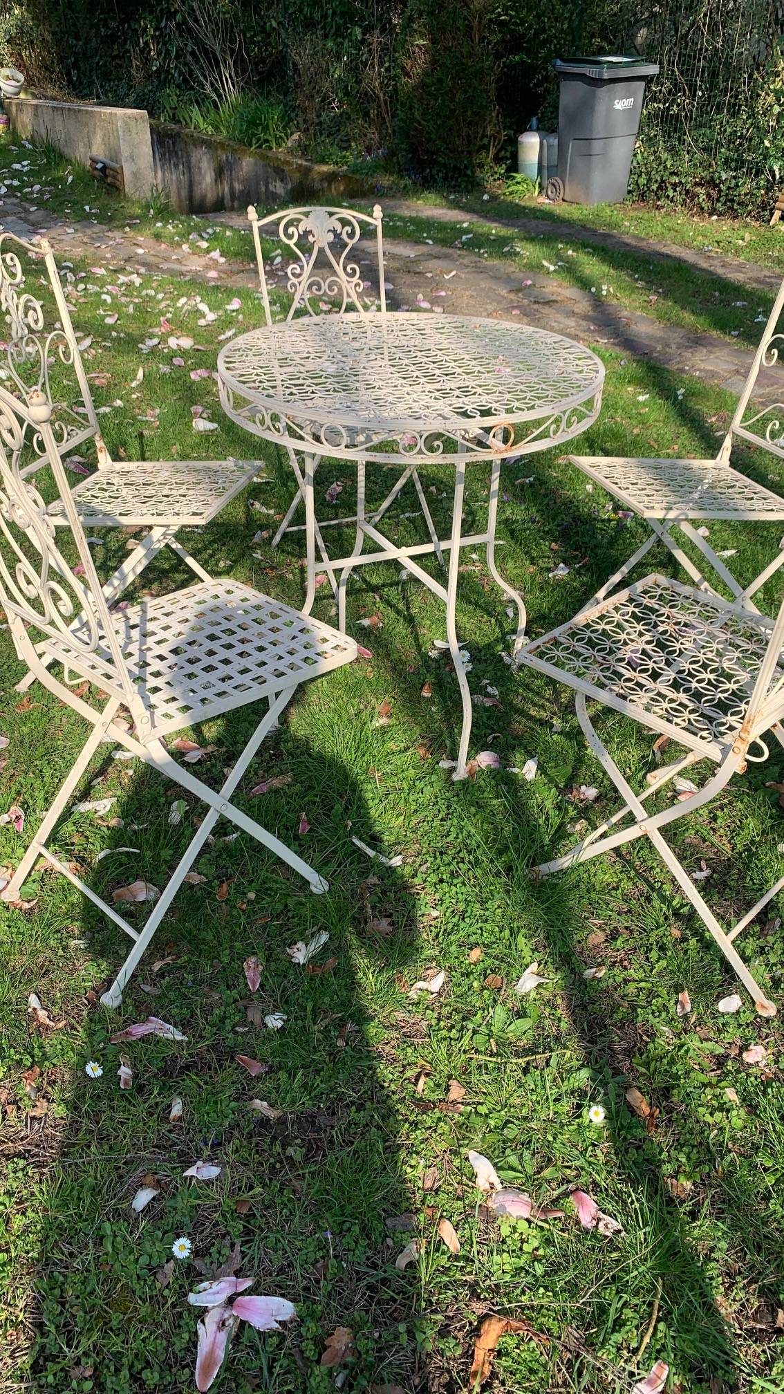 Vends table de jardin en fer et 5 chaises