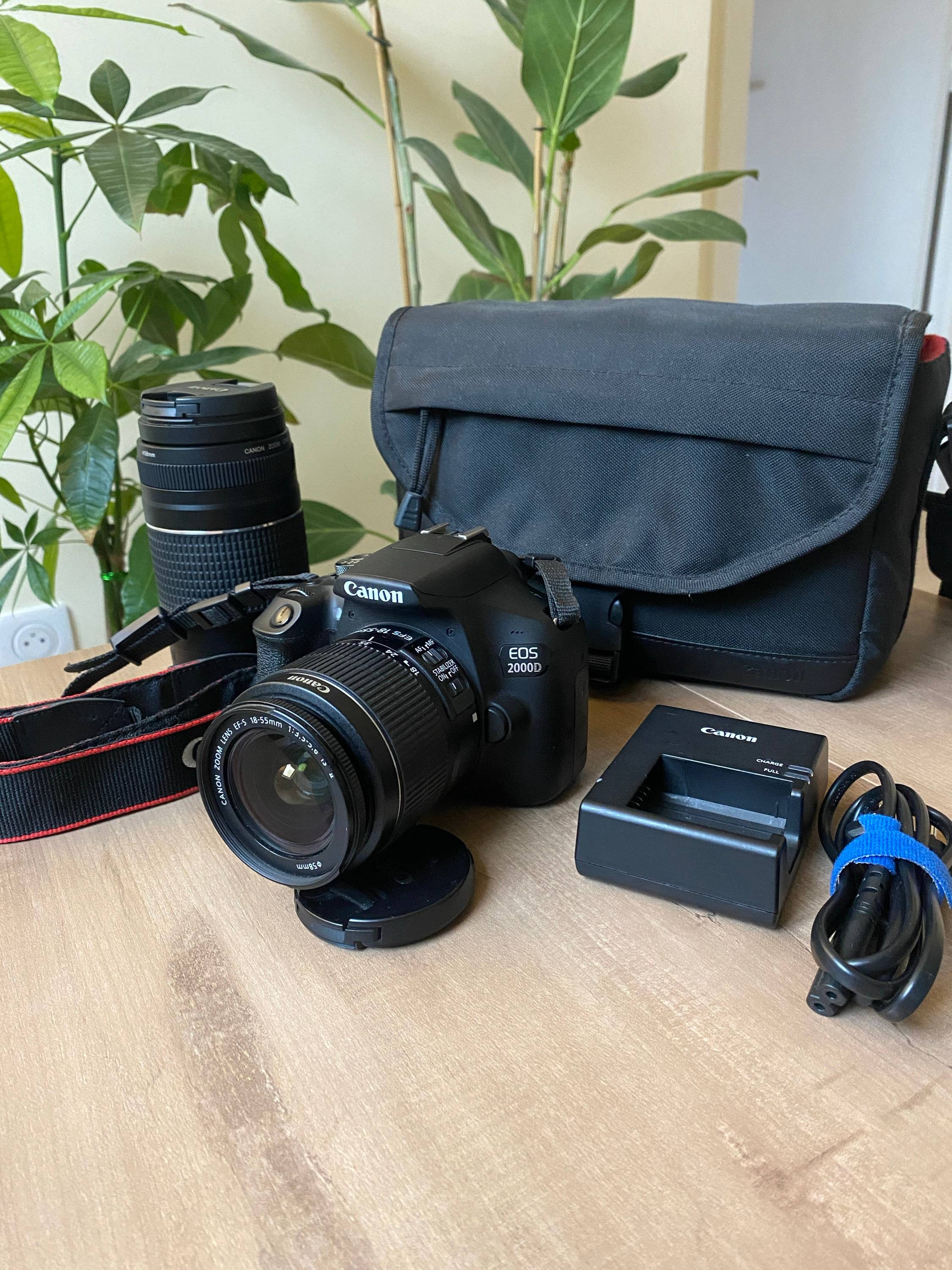 Pack Photo Canon EOS 2000D + 2 Objectifs (18-55 + 75-300) - État Neuf