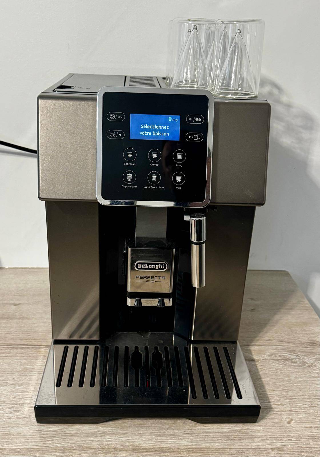 Machine à café automatique DeLonghi Perfecta Evo – Expresso broyeur haut de gamme – Excellent état