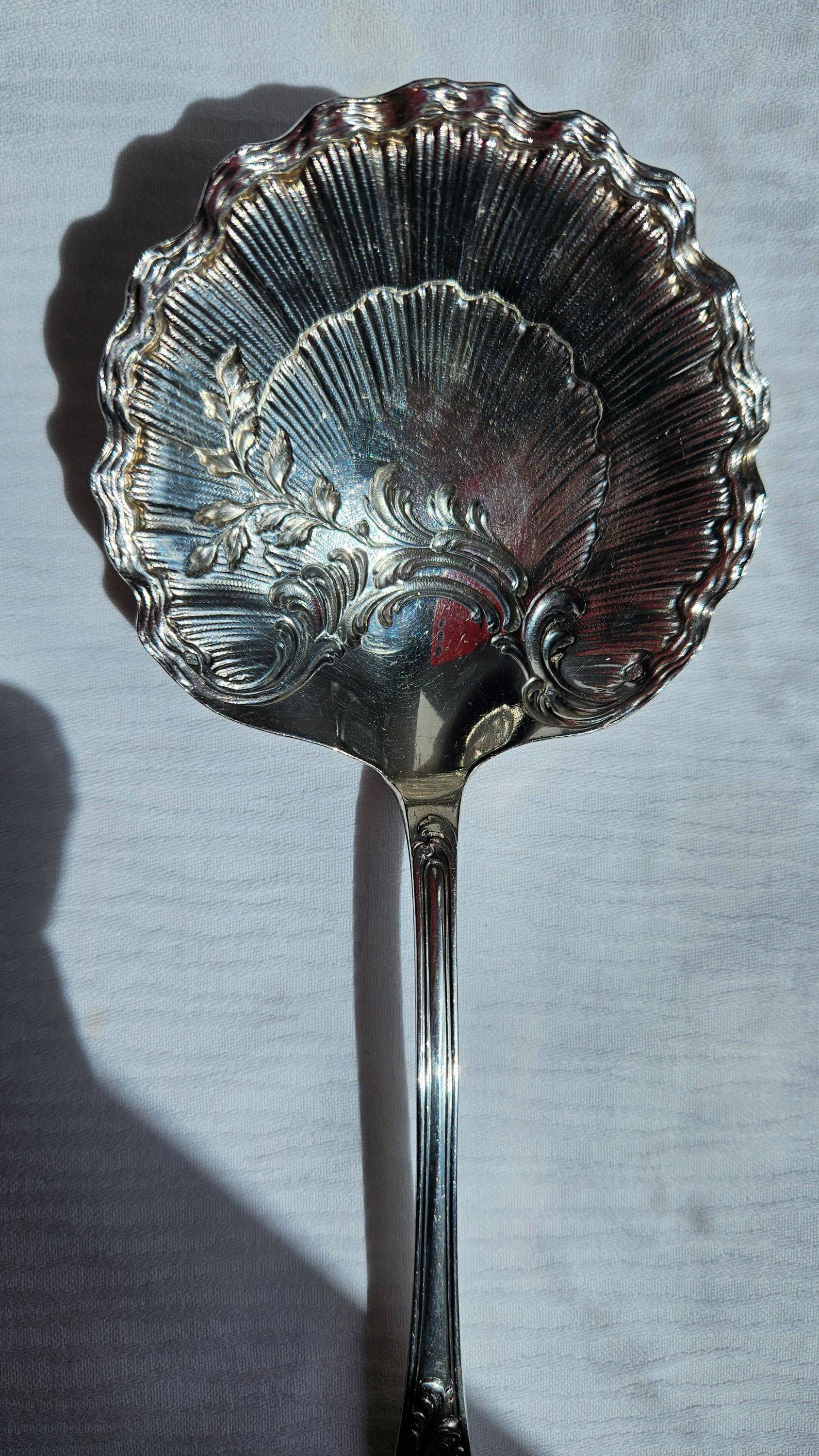 Vends pelle à fraises ancienne en argent massif Hénin et Cie vers 1900
