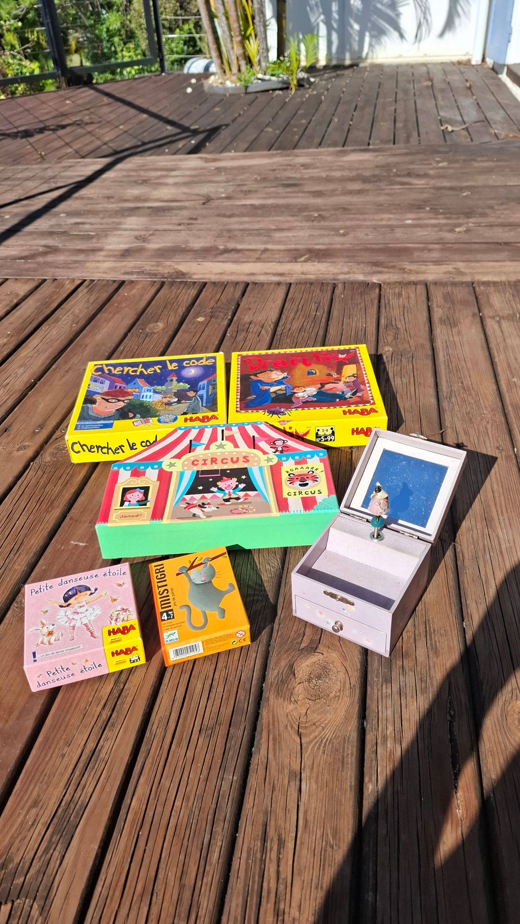 Vends jeux et livres d'enfants
