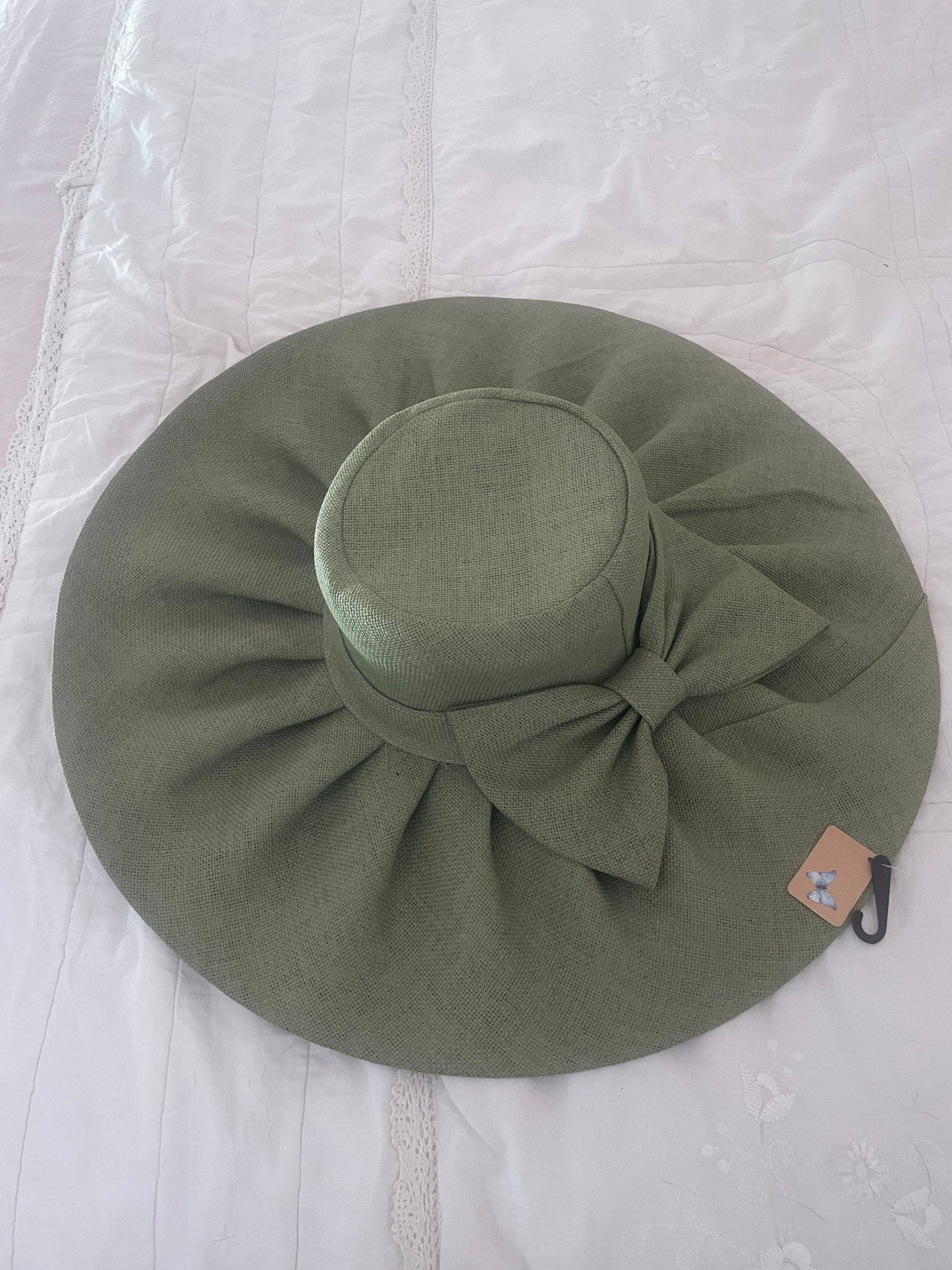 Vends chapeau vert pâle