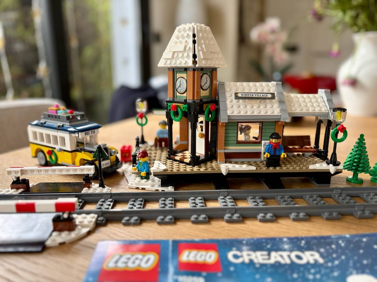 Vends Lego 10259 - La gare du village d’hiver