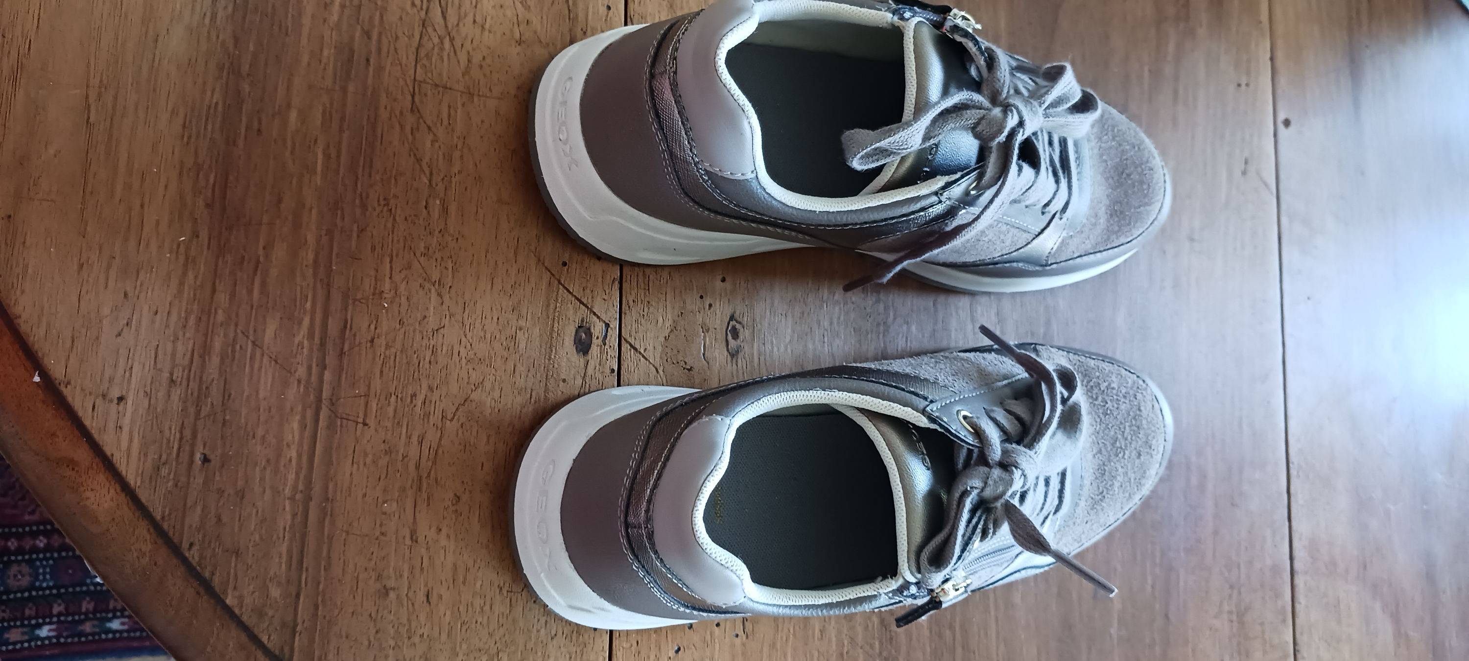 Vends chaussures GEOX neuves - Pointure 37