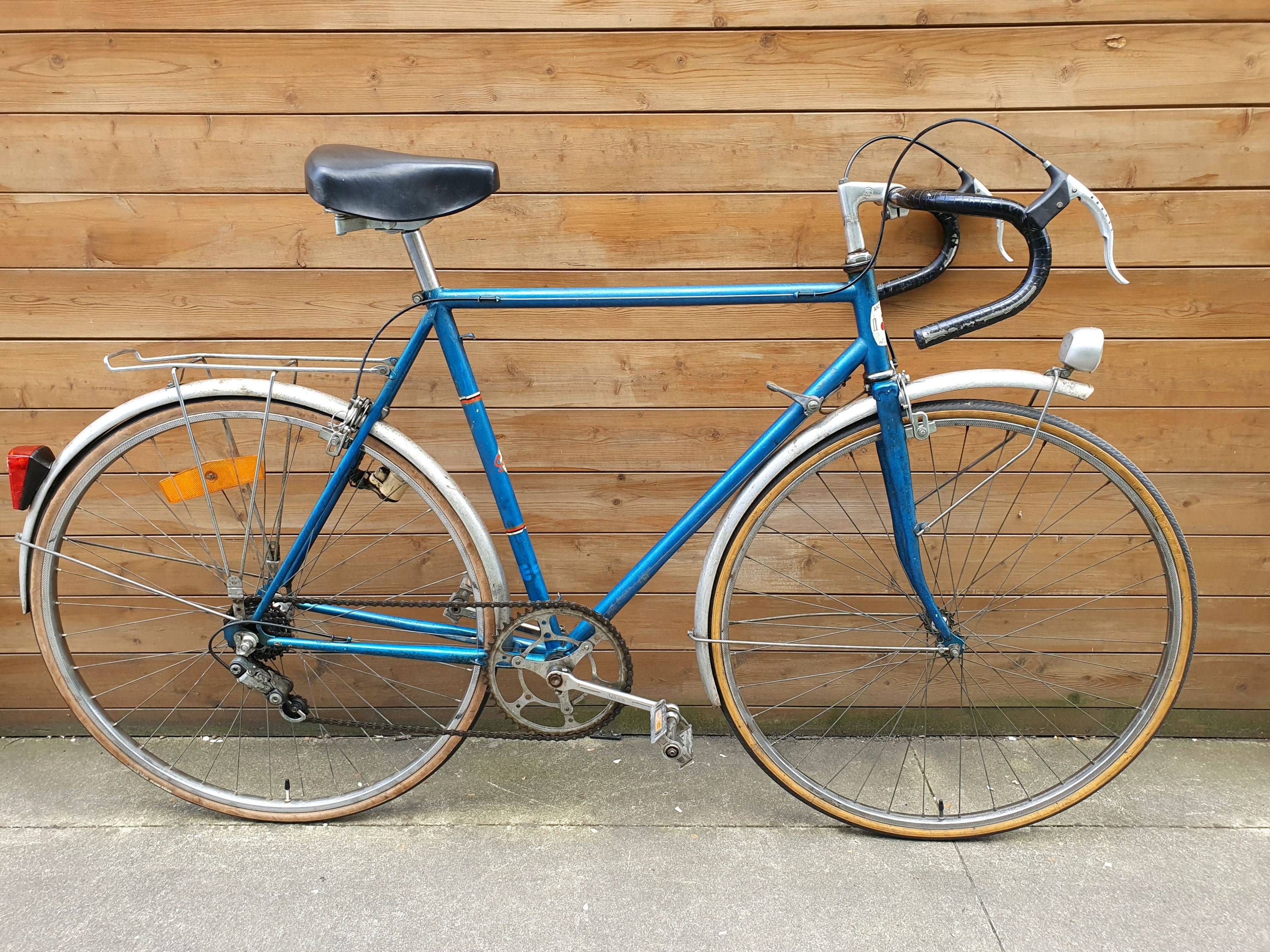 Vends vélo de ville Archambeau, cadre acier taille M pour 1.80m et autour