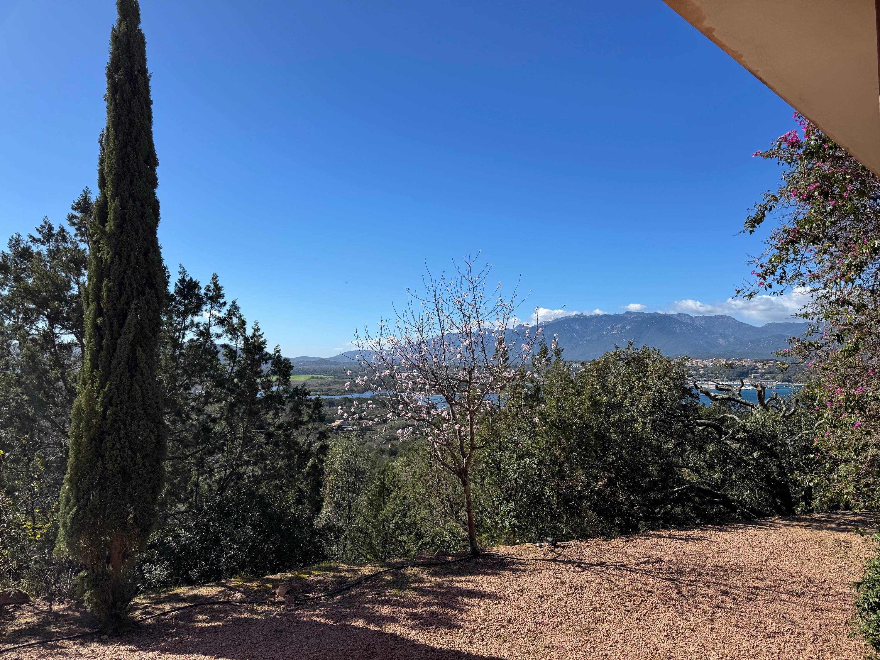 Apartement dans un endroit paisible près des plages et de la ville
