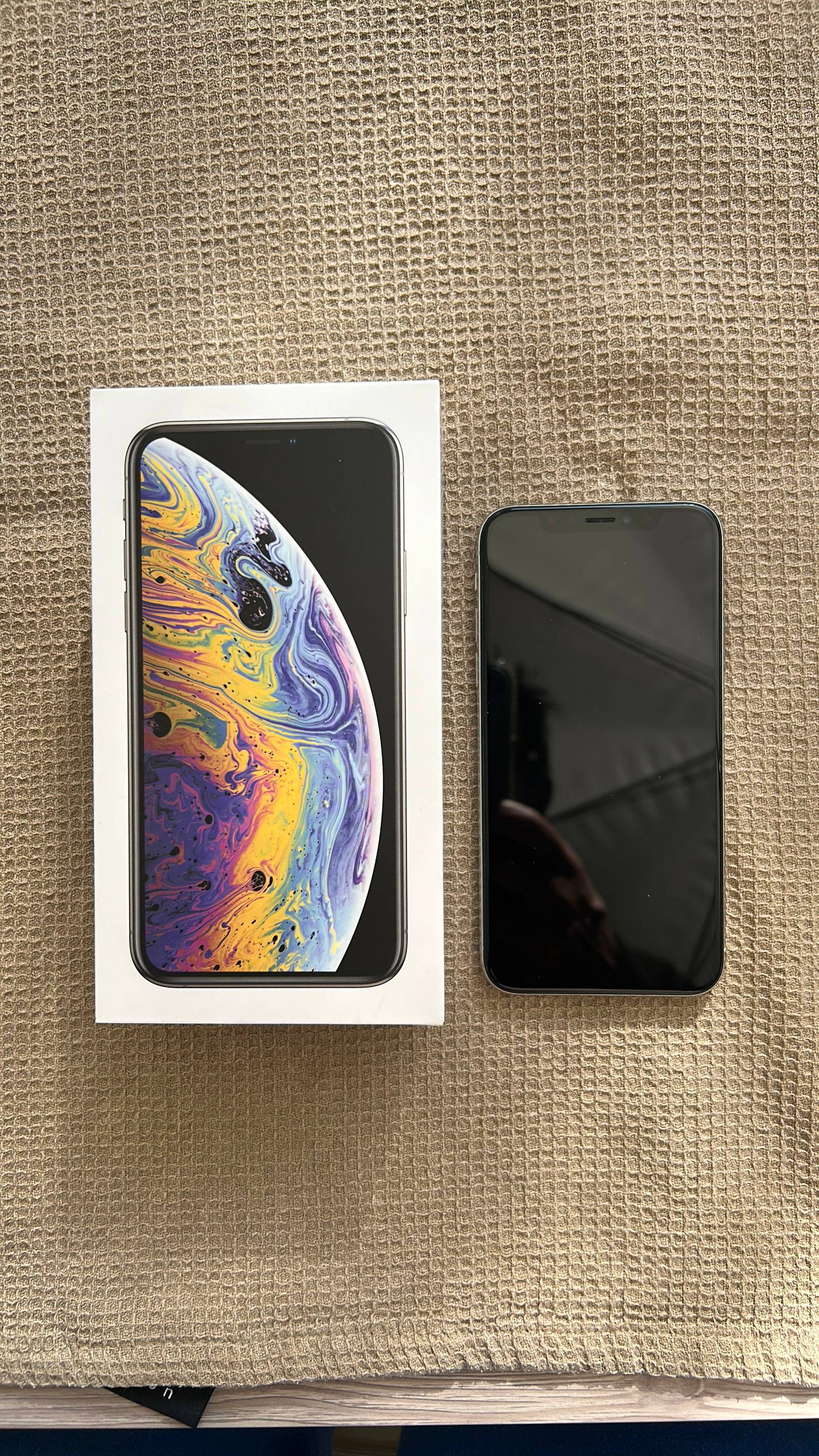 Vends iPhone Xs silver 64 GB