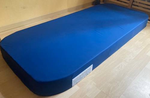 Vends matelas Systam moulé en mousse viscoélastique à mémoire de forme 90x200 cm