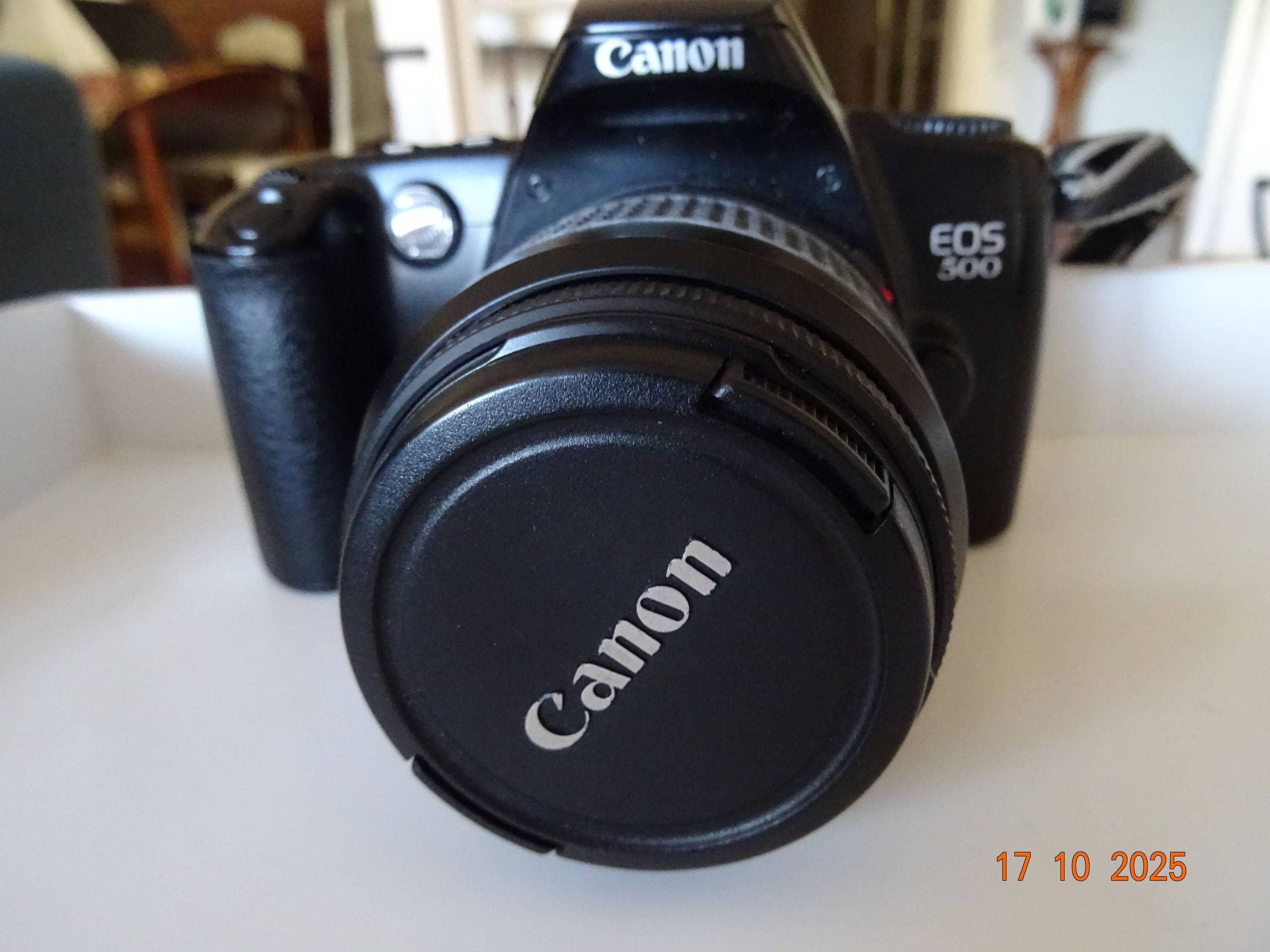 VENDS APPAREIL PHOTOS ARGENTIQUE CANON EOS500