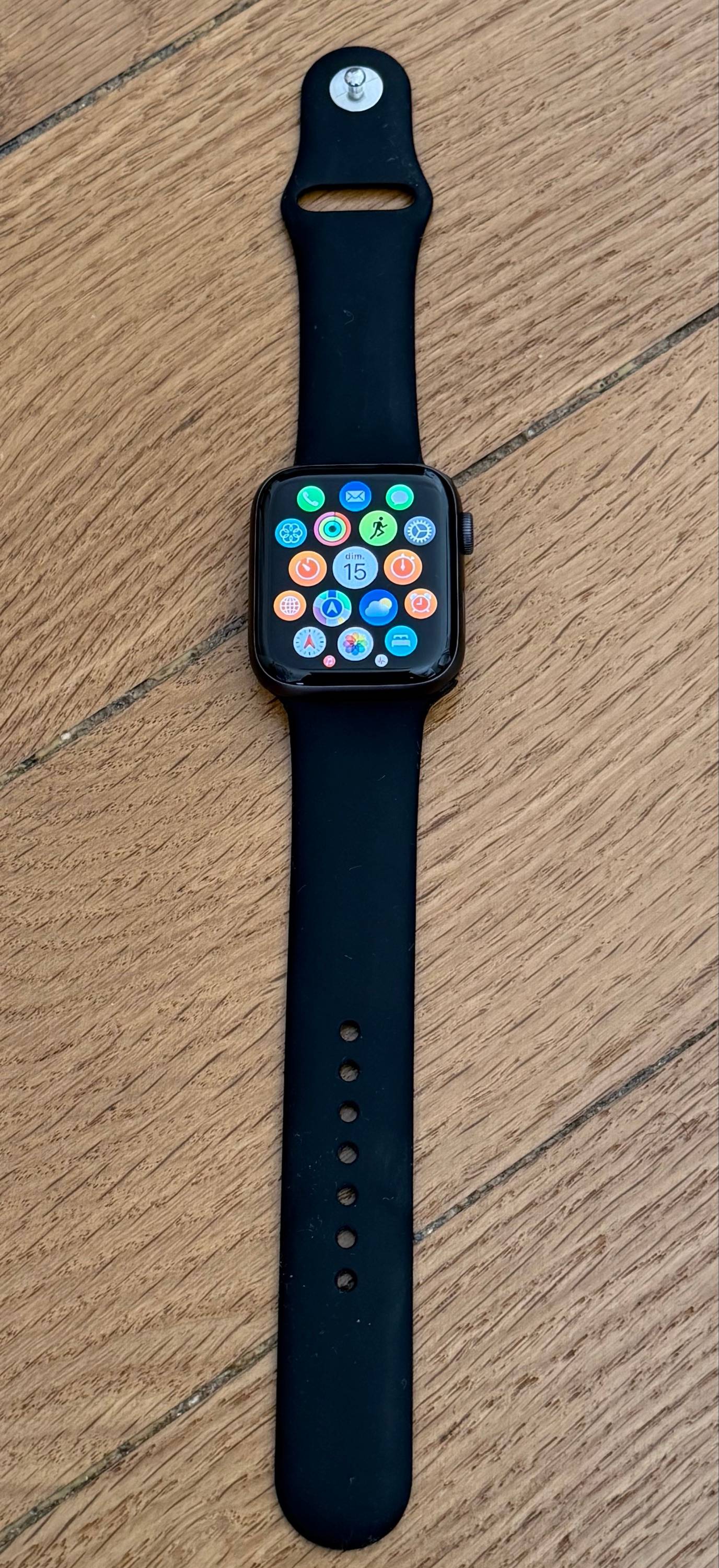 Vends Apple Watch série 6 Nike GPS + WiFi + cellular