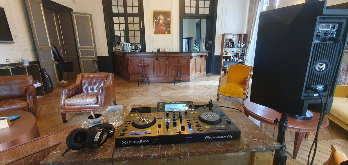 Vends contrôleur XDJ RR