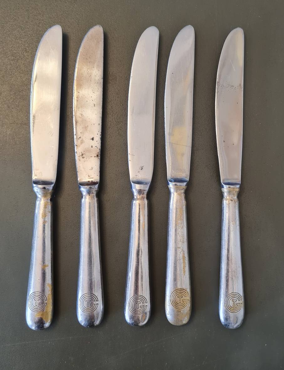Vends couteaux CGT argentés