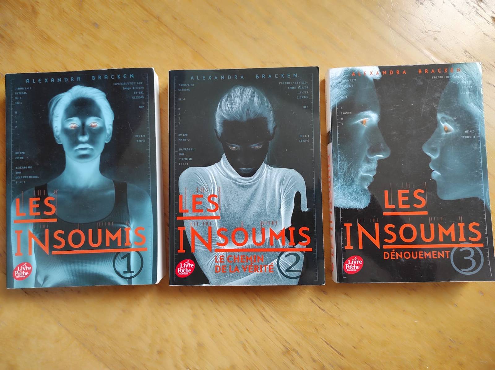 Vends la trilogie Les Insoumis