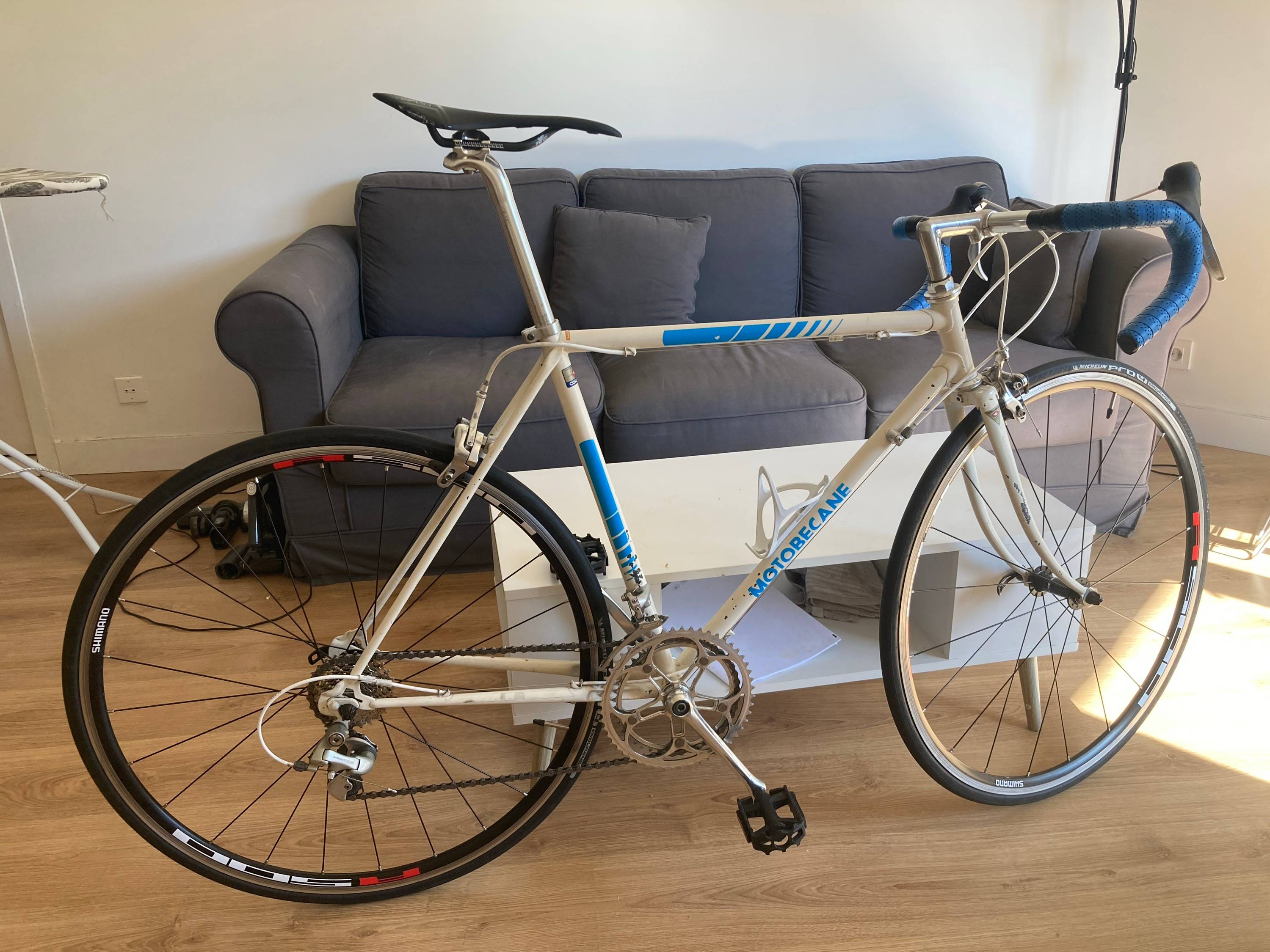 Vends vélo de route modernisé Motobécane