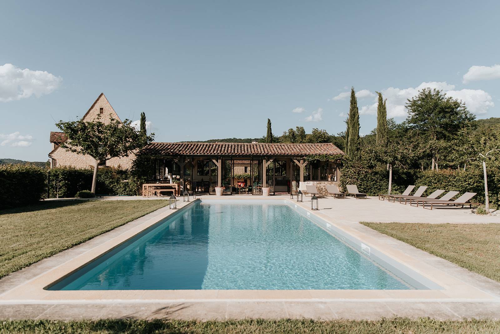 Vue chateaux exeptionnelle - 10 couchages - piscine, piste petanque et pool house - Vezac (24)