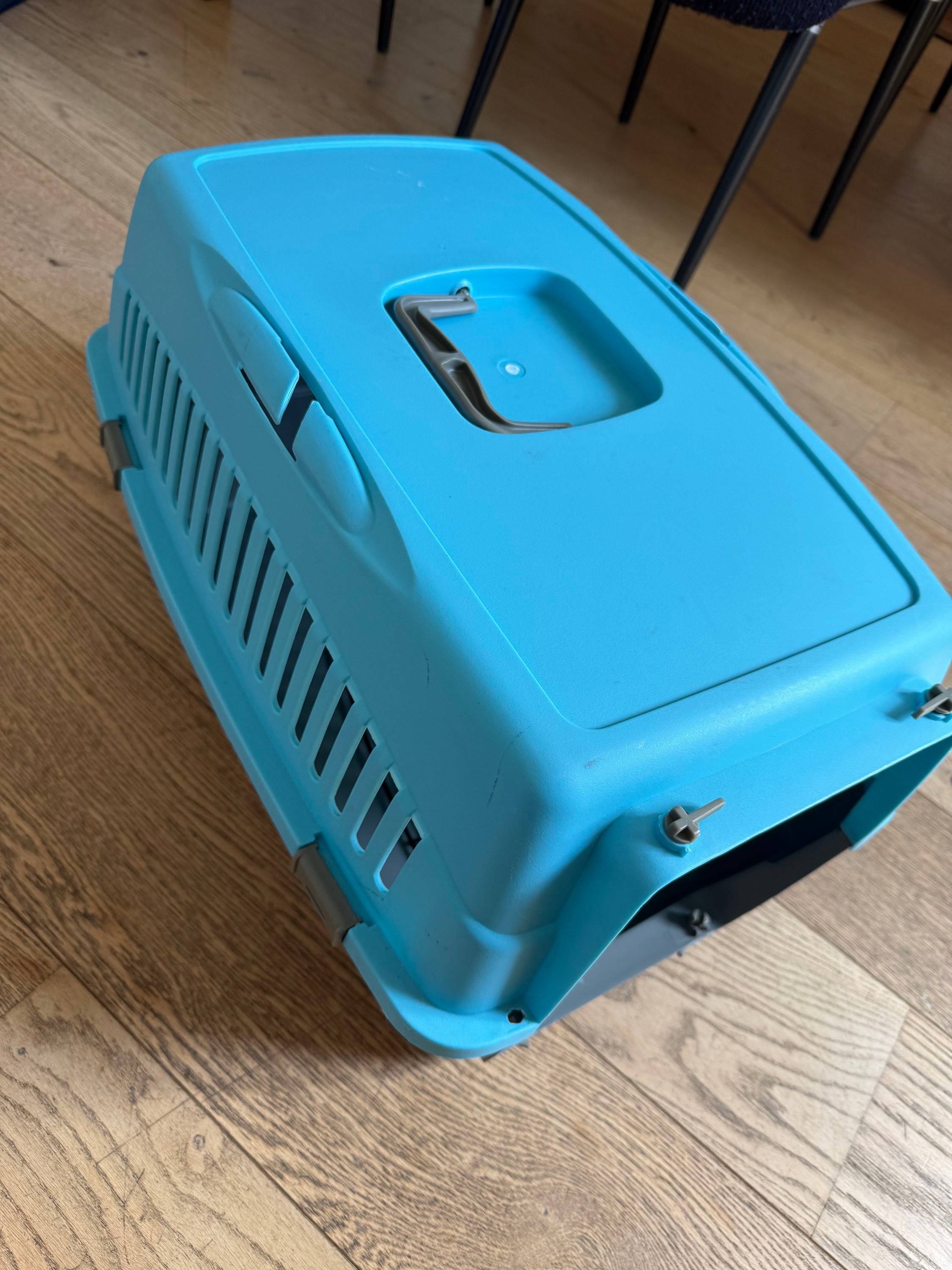 Vends caisse de transport pour chat ou petit chien