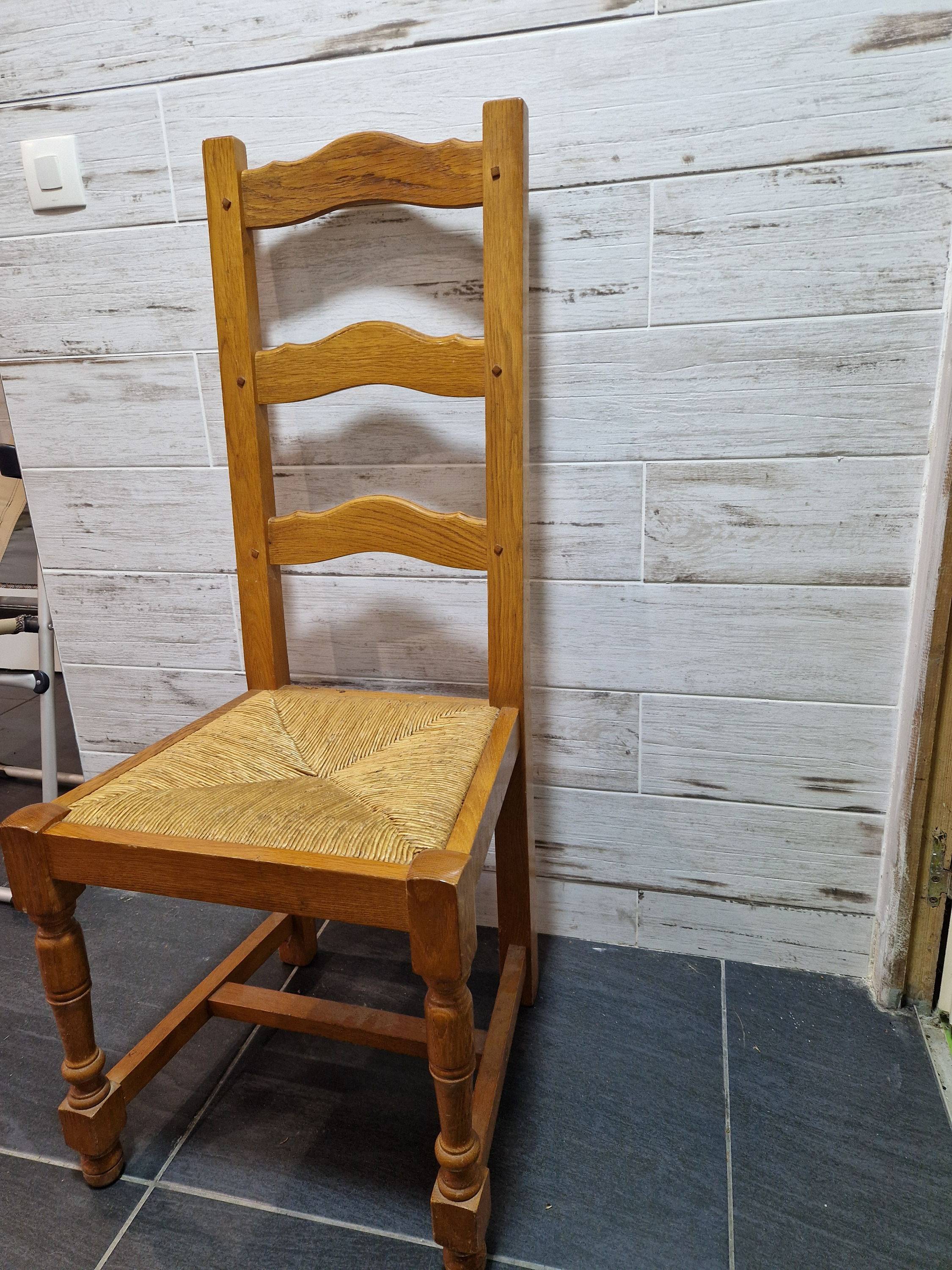 Vends lot de 3 chaises en chêne massif