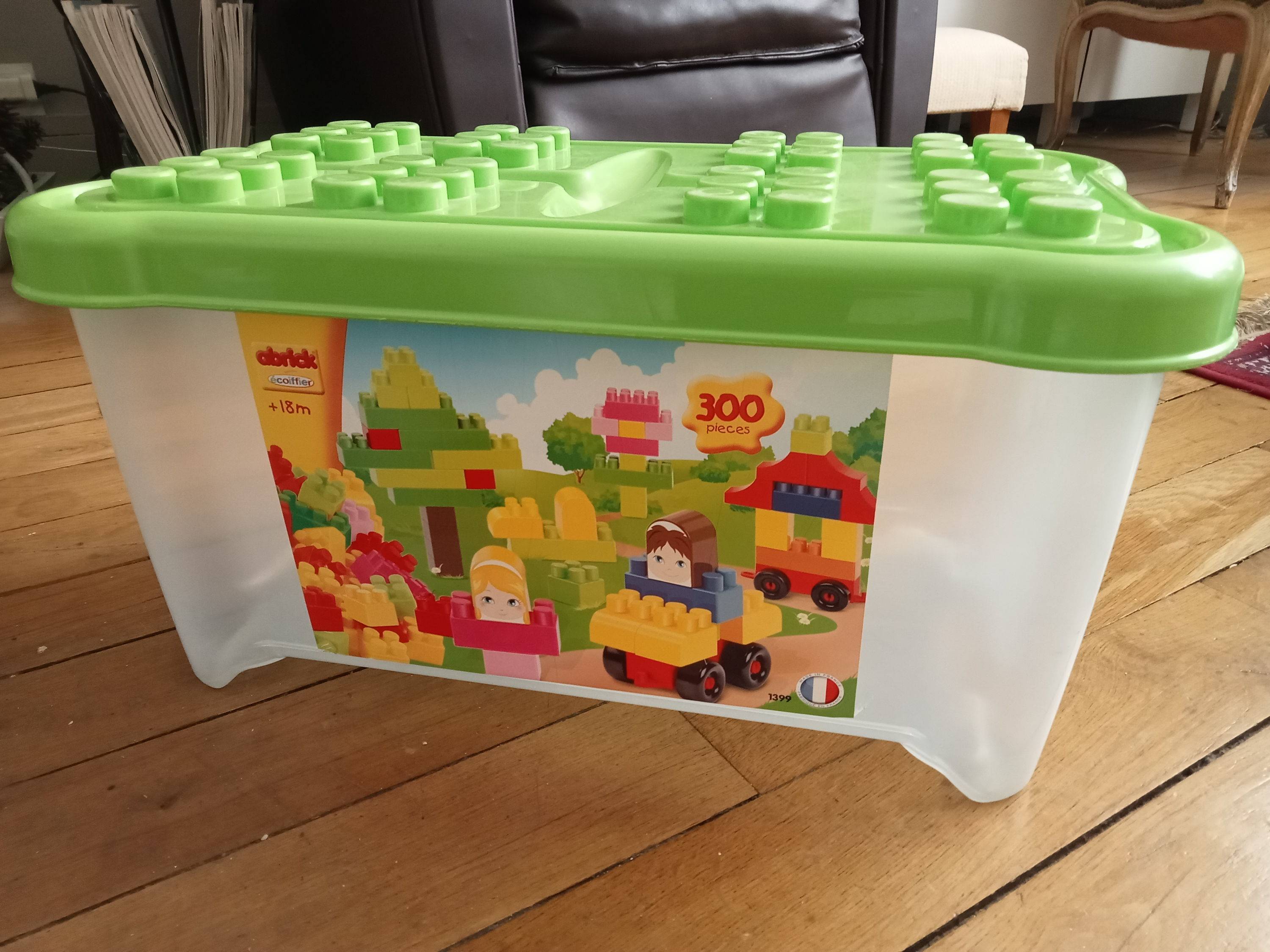Vends caisse vide pour ranger les jouets style Lego
