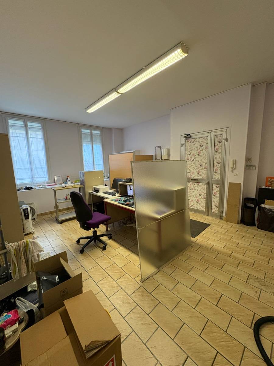 Vends local commercial - 81m² - Reims