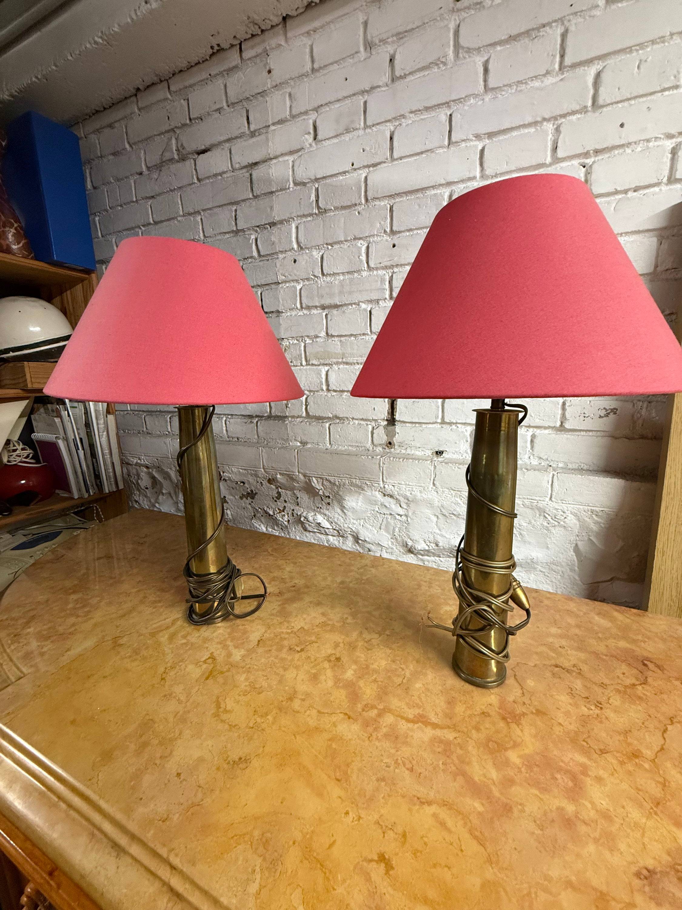 Vends élégante paire de lampes obus à poser vintage