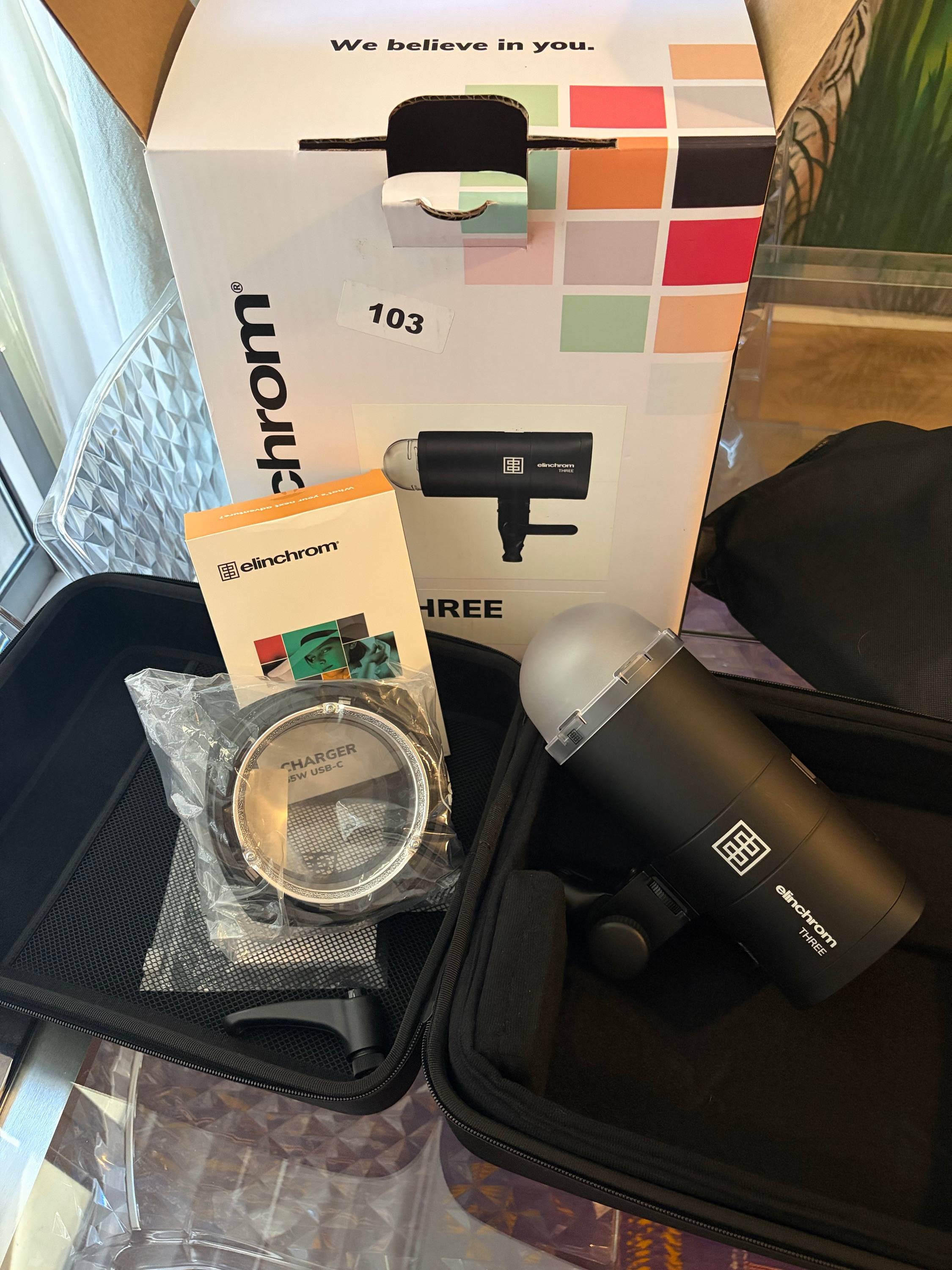 Vends flash photo Elinchrom Three et émetteur