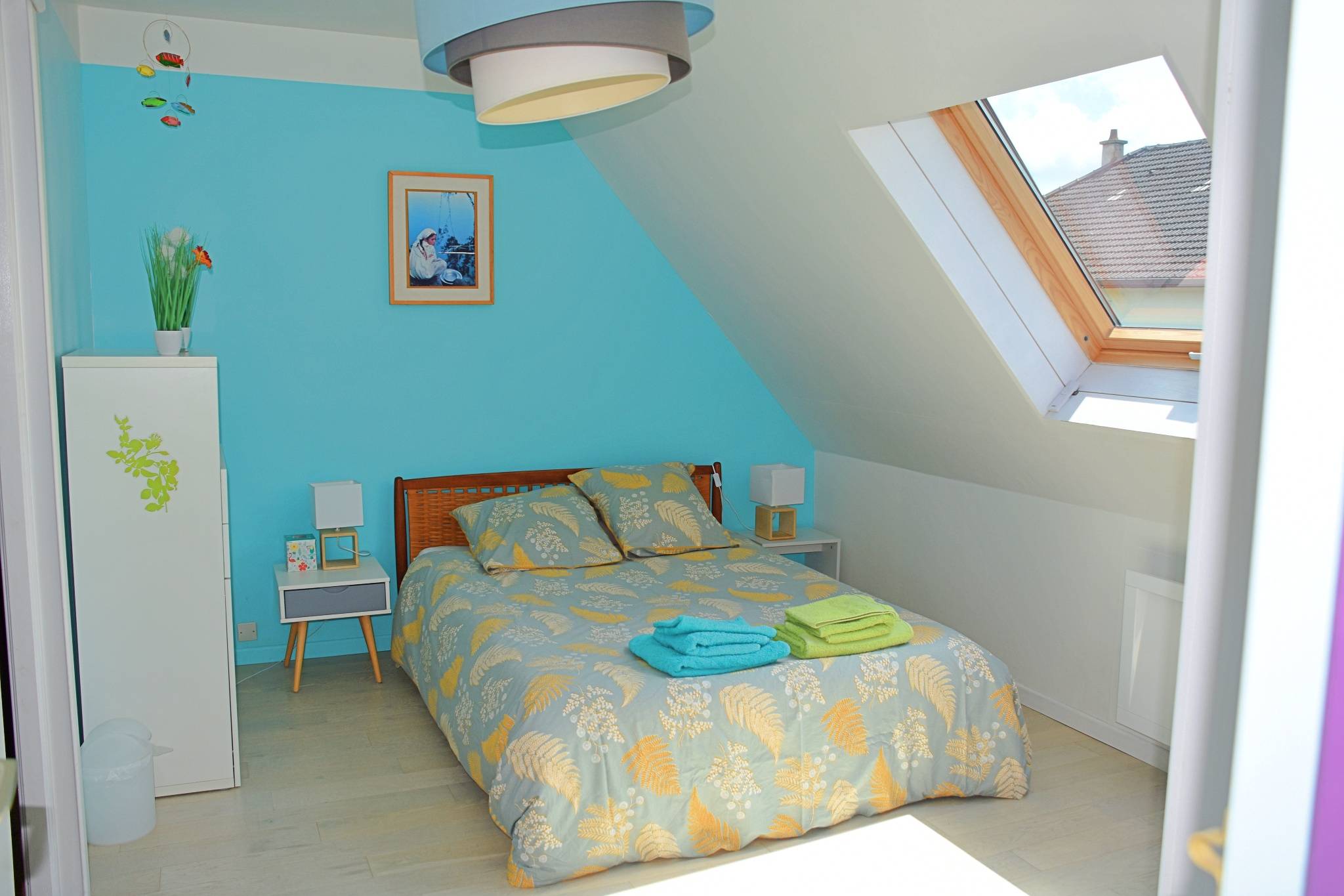 Dans petit cottage cosy près de Tours : loue 2 pièces 25m² (chambre + bureau attenant)