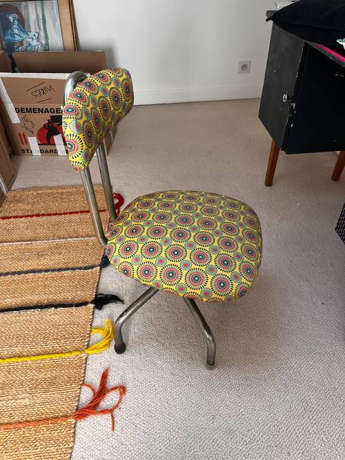 Chaise de dentiste vintage (retapissé avec tissu d’éditeur)