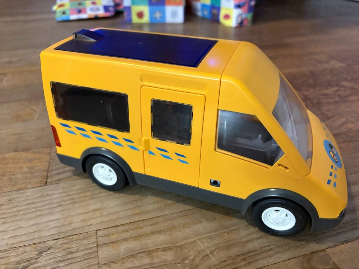 Vends Bus scolaire Playmobil Neuf