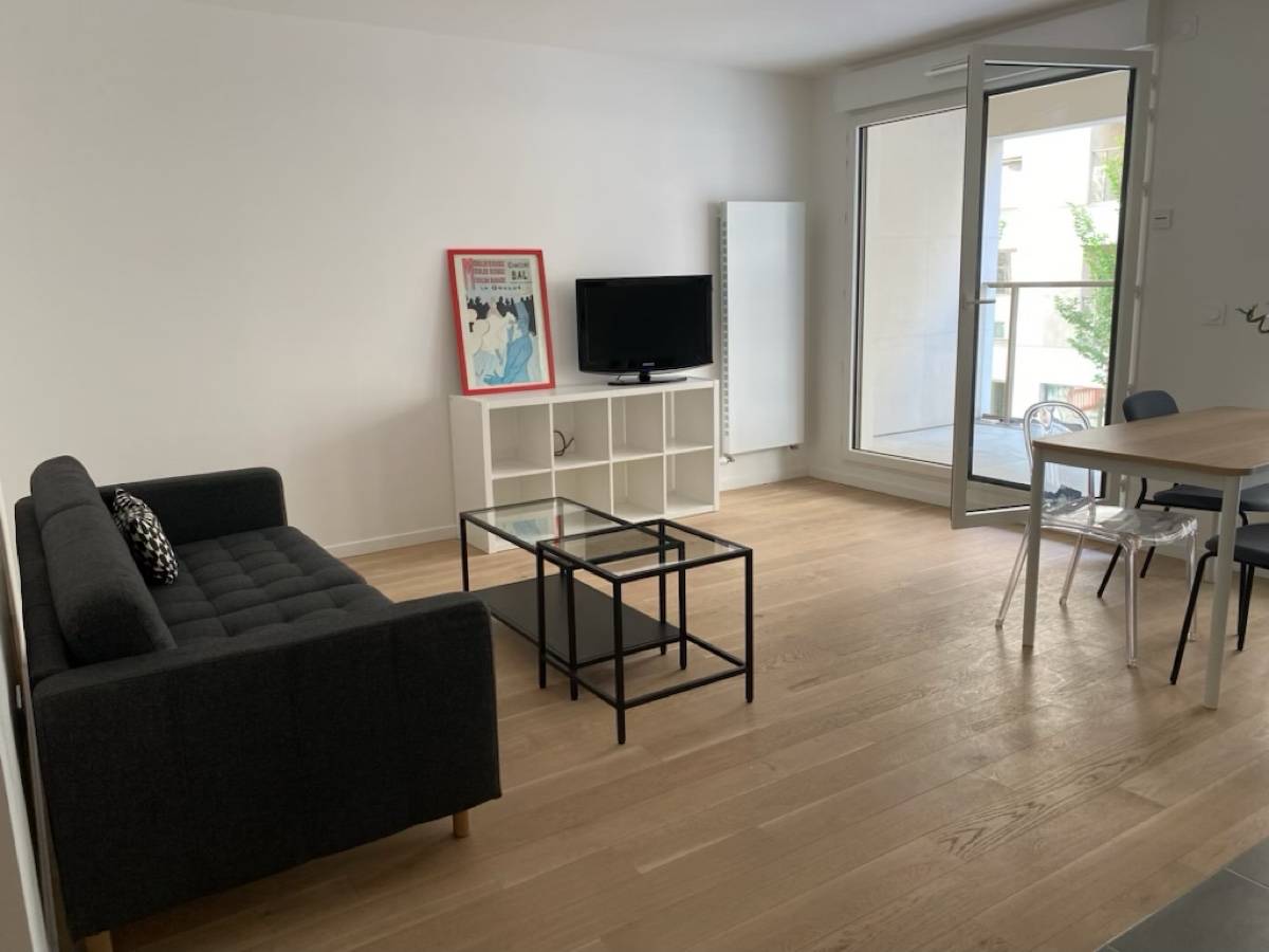 Loue à Clichy un T2 meublé de 46m² avec une terrasse de 11m² dans une résidence neuve