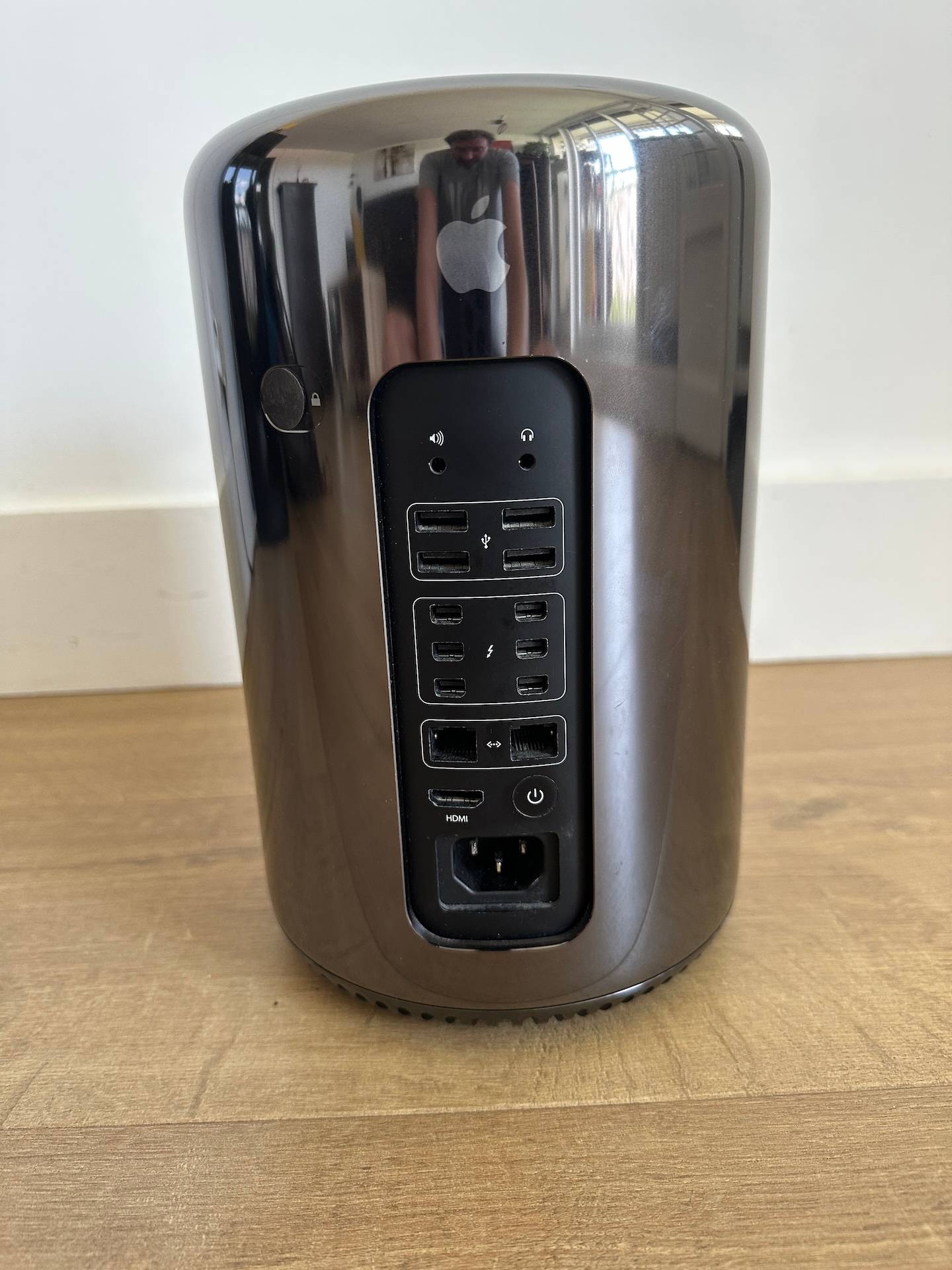 Vends Mac Pro 6,1 (2013) 8 cœurs, 2 x D700, 32 Go RAM, 1 To SSD