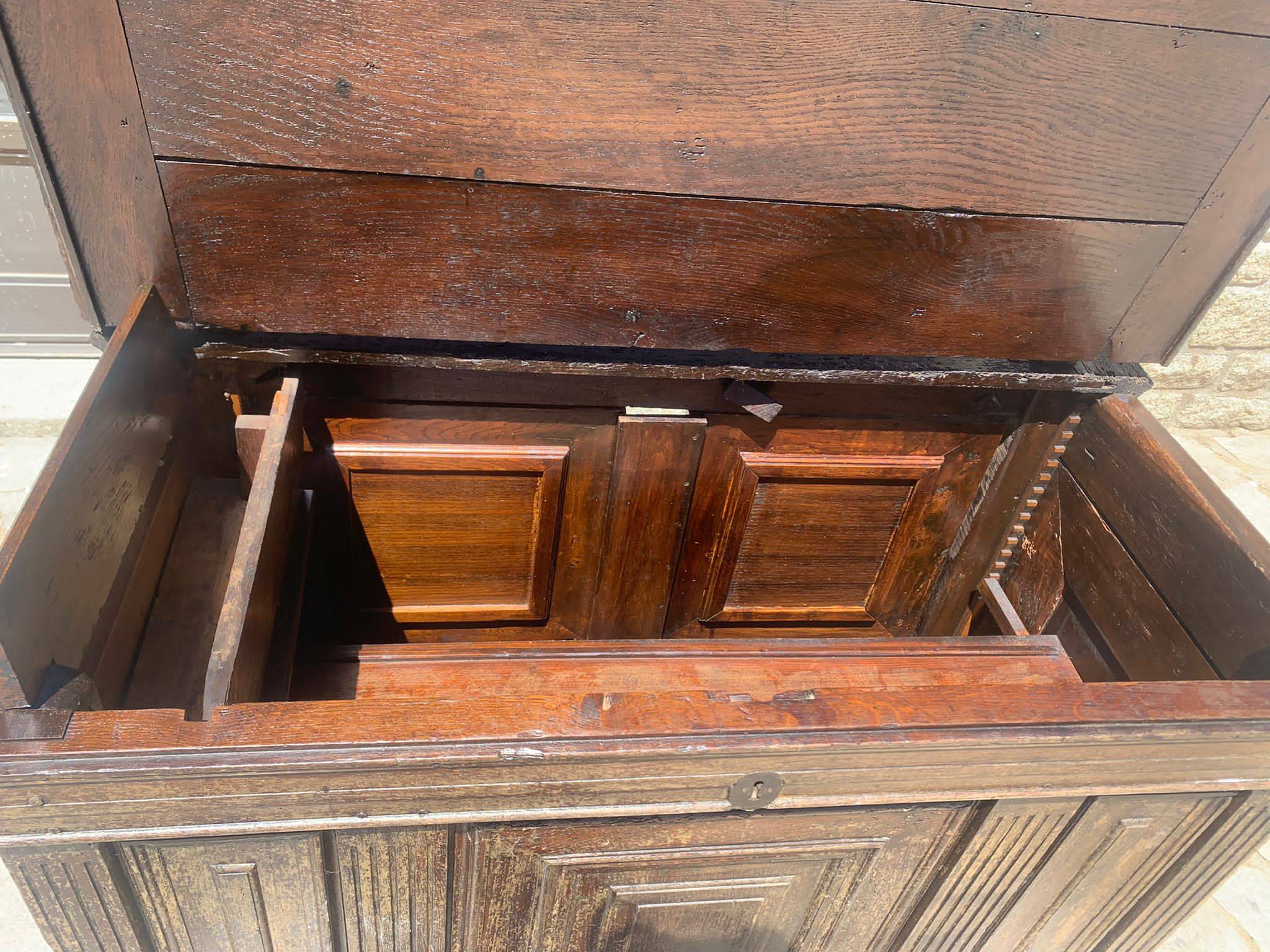 Jouet Breton Ancien - Banc Coffre Miniature En Bois Sculpté - Début XXème