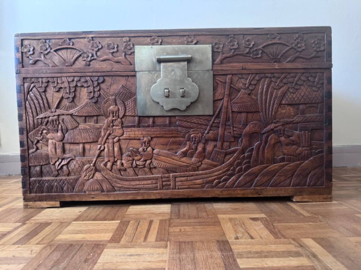 COFFRE CHINOIS ANCIEN EN BOIS SCULPTE dragon impérial début XX° siècle