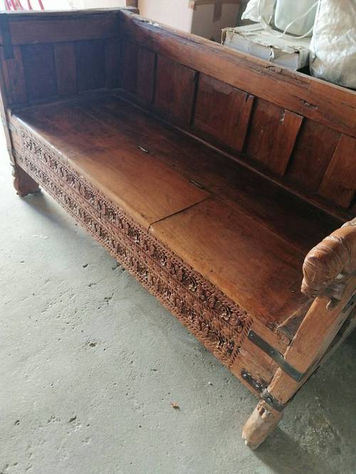 Banc/ coffre Indien antiquité (+ 100 ans)
