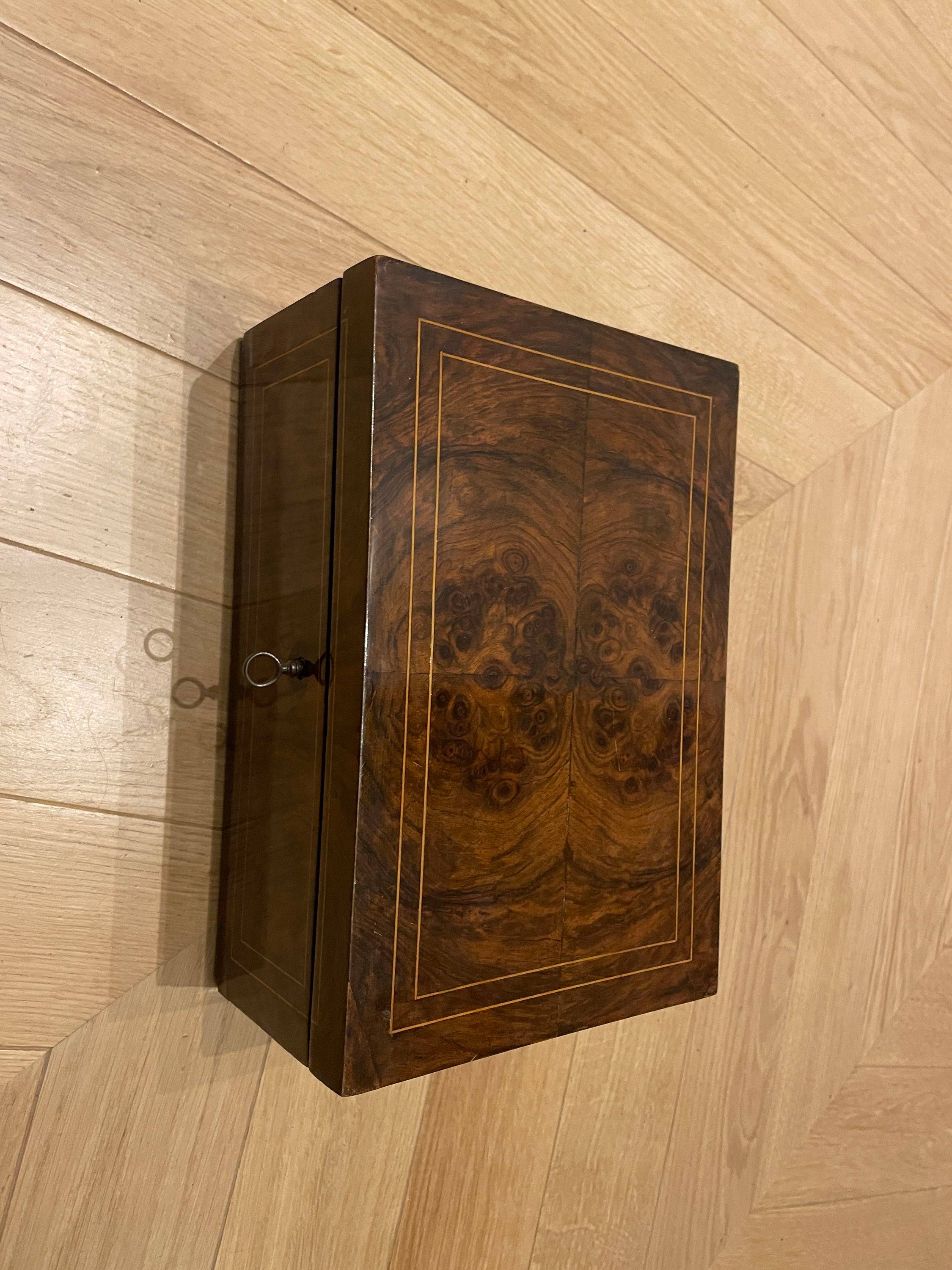 Coffret en placage de palissandre milieu XIX Napoléon III