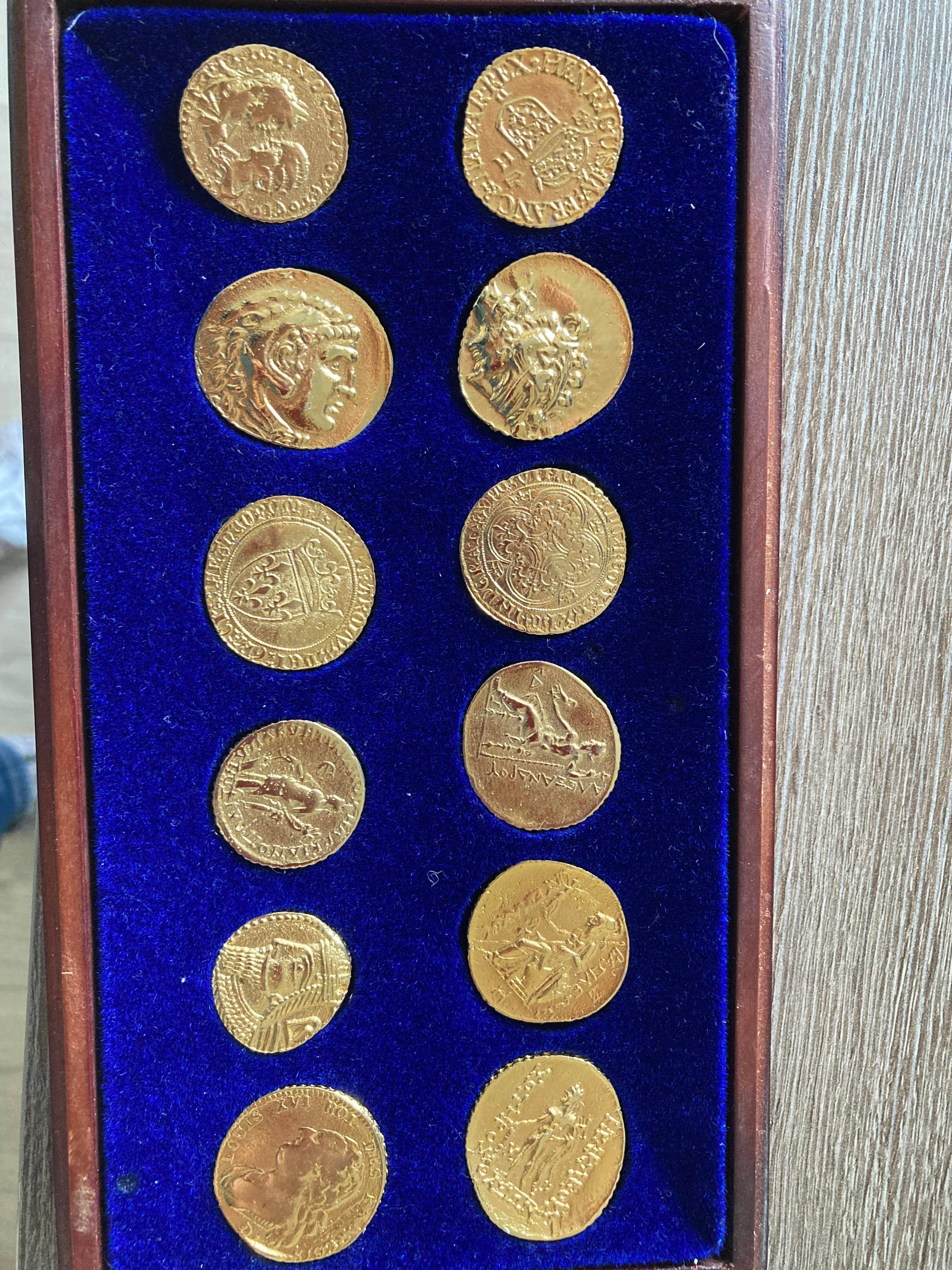 Collection fèves (pièces de monnaie dorés)