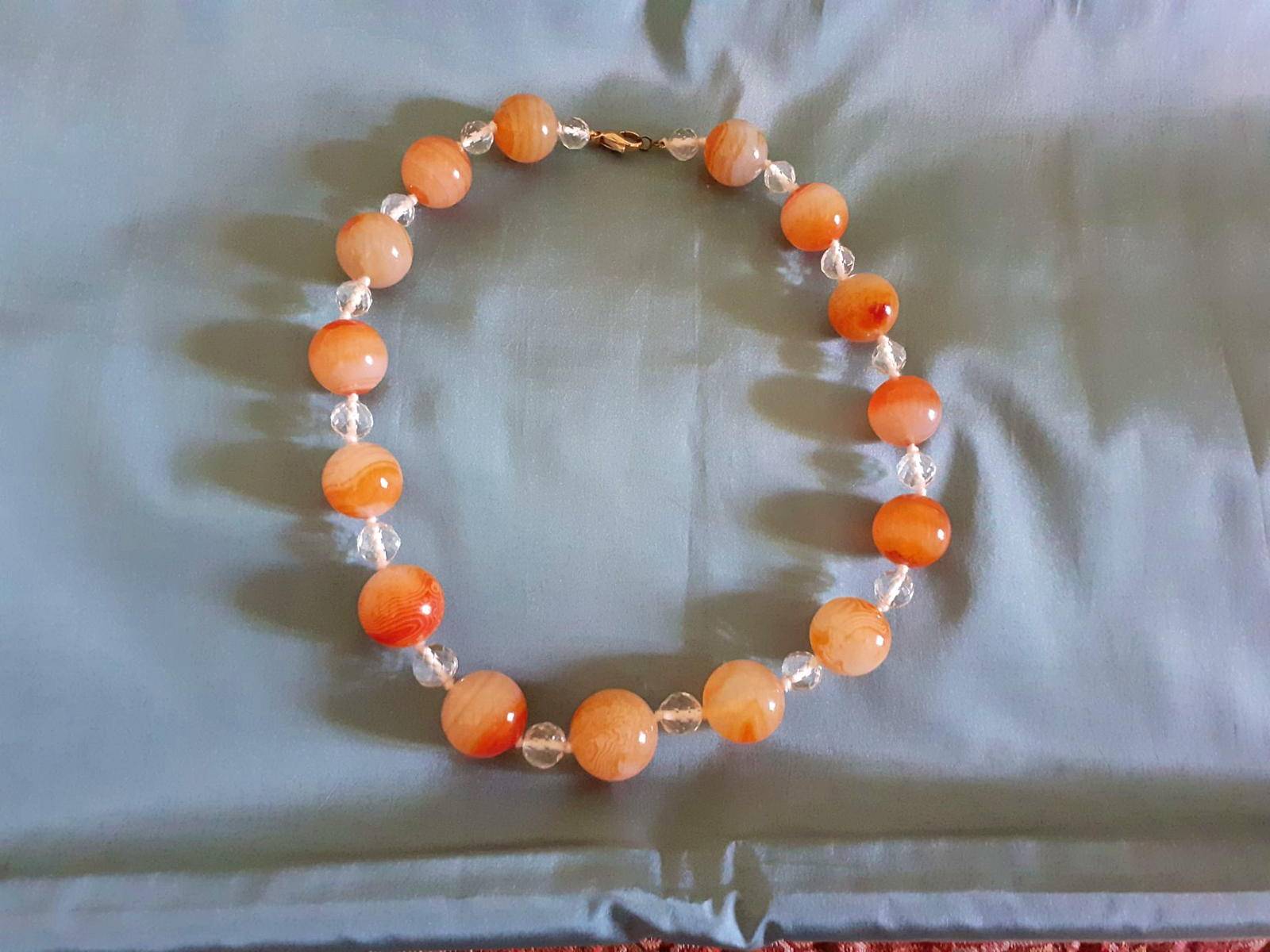 Très beau collier en cristaux et agates vintage