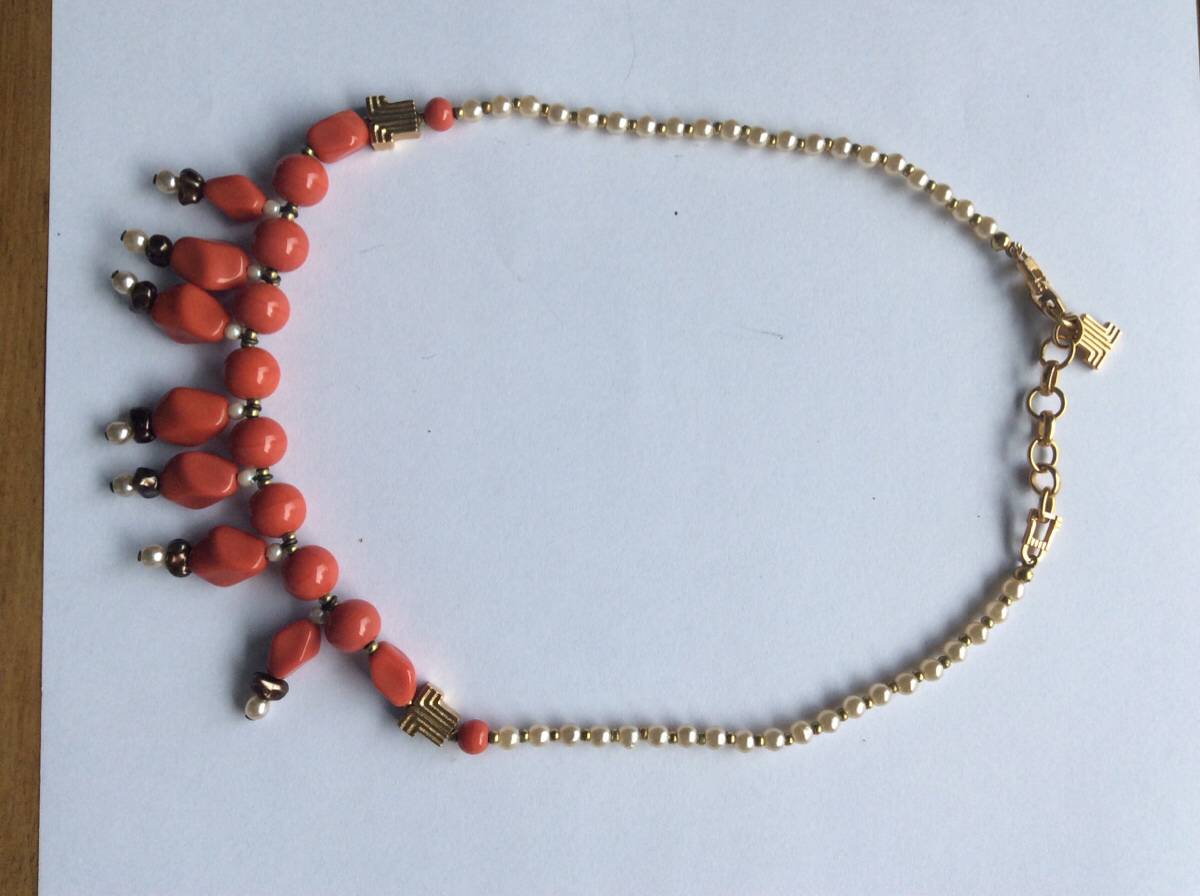 Collier lumineux rouge, blanc, doré Lanvin