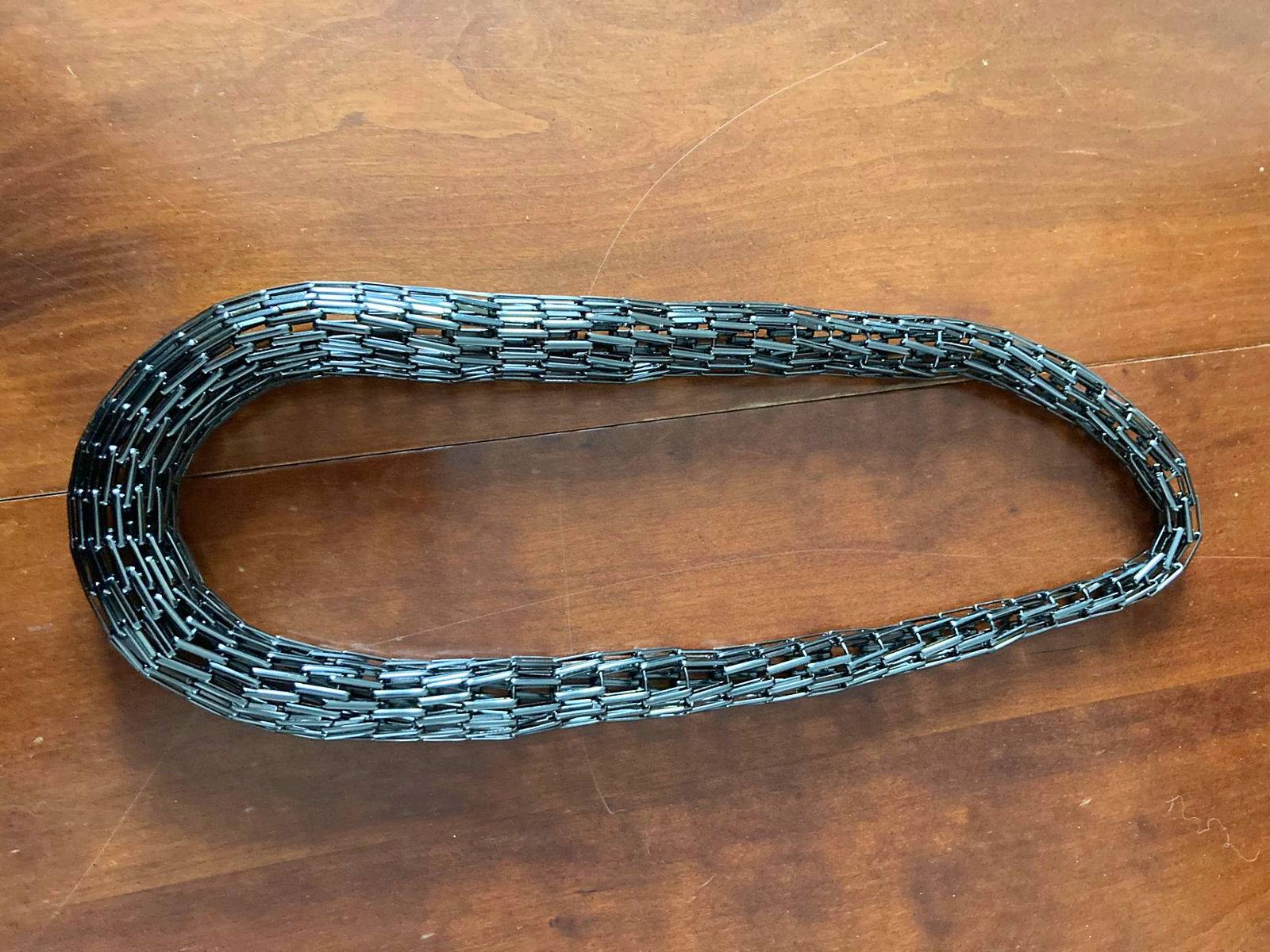 Très beau collier tressé