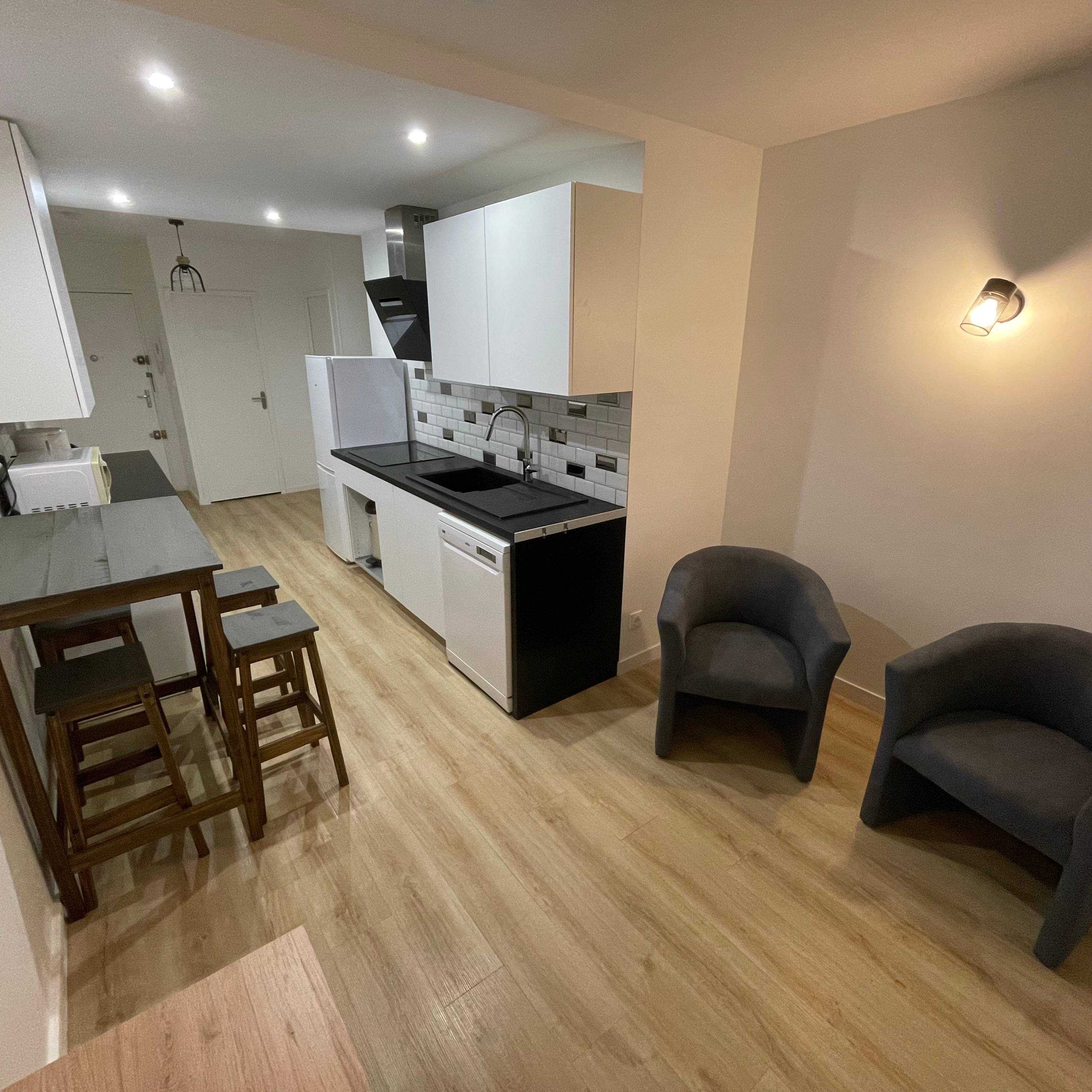 Propose chambres dans appartement en colocation - 46m² - Angers Quartier Justices