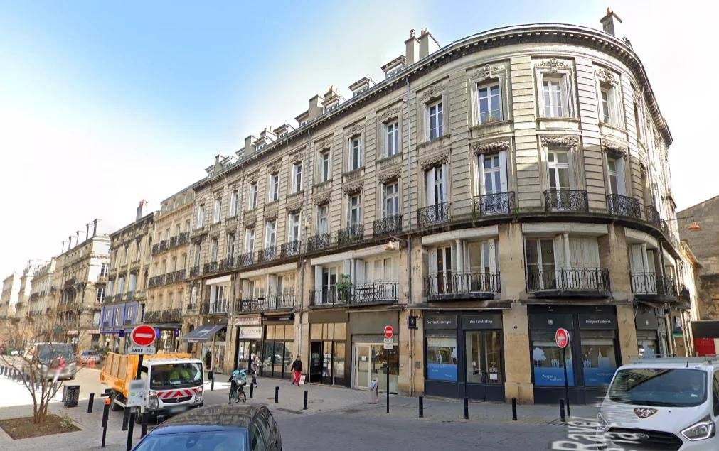 Loue dans appartement 135m² chambre meublée à partir du 2 juillet dans le centre historique