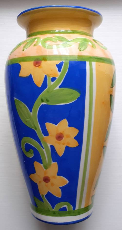 Joli vase coloré