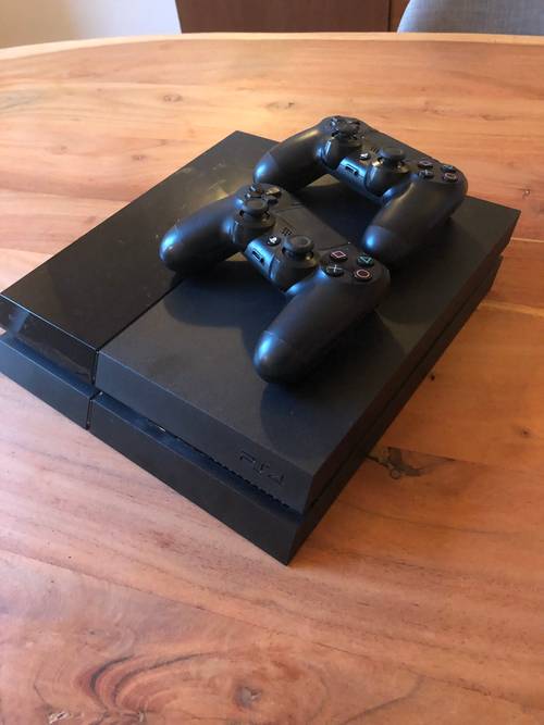 PS4 comme neuve, 2 manettes