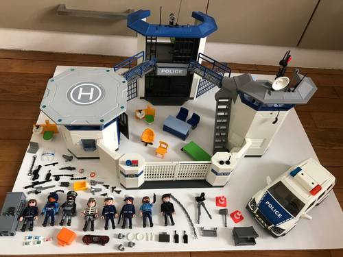 Lot Commissariat Playmobil+Voiture+ Hélicoptère en très bon état avec boites d’origine