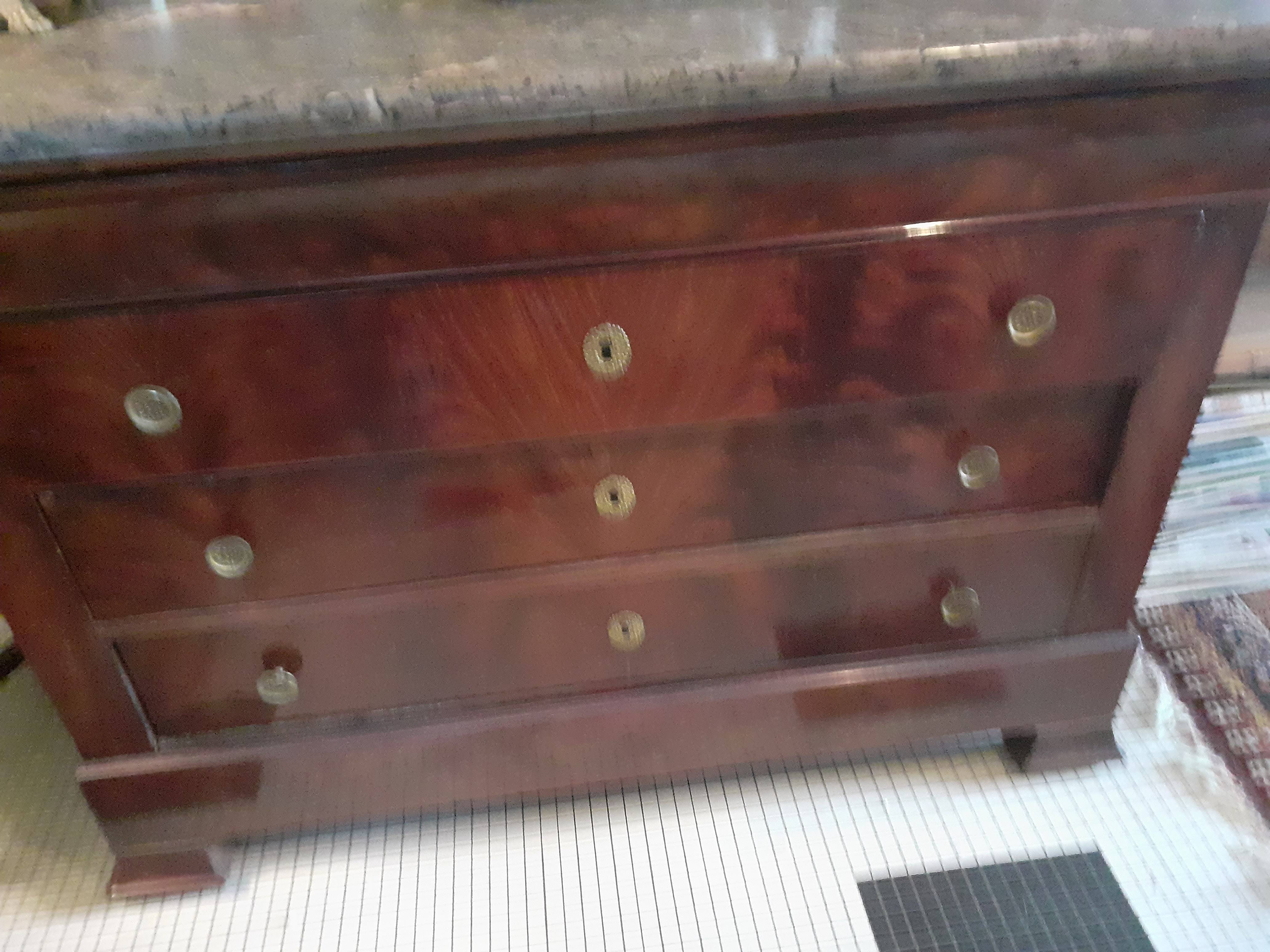Commode Napoléon III d’époque, plaquée Acajou