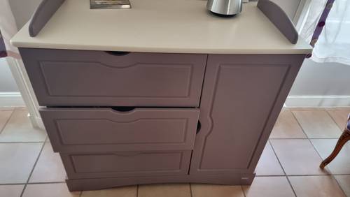 Vends commode table à langer